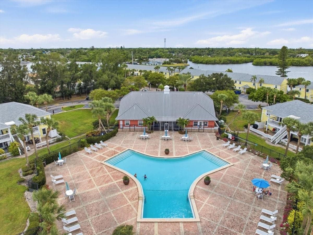 Condominium at 111 SEAHORSE DR SE #B, ST PETERSBURG, photo 57 of 63