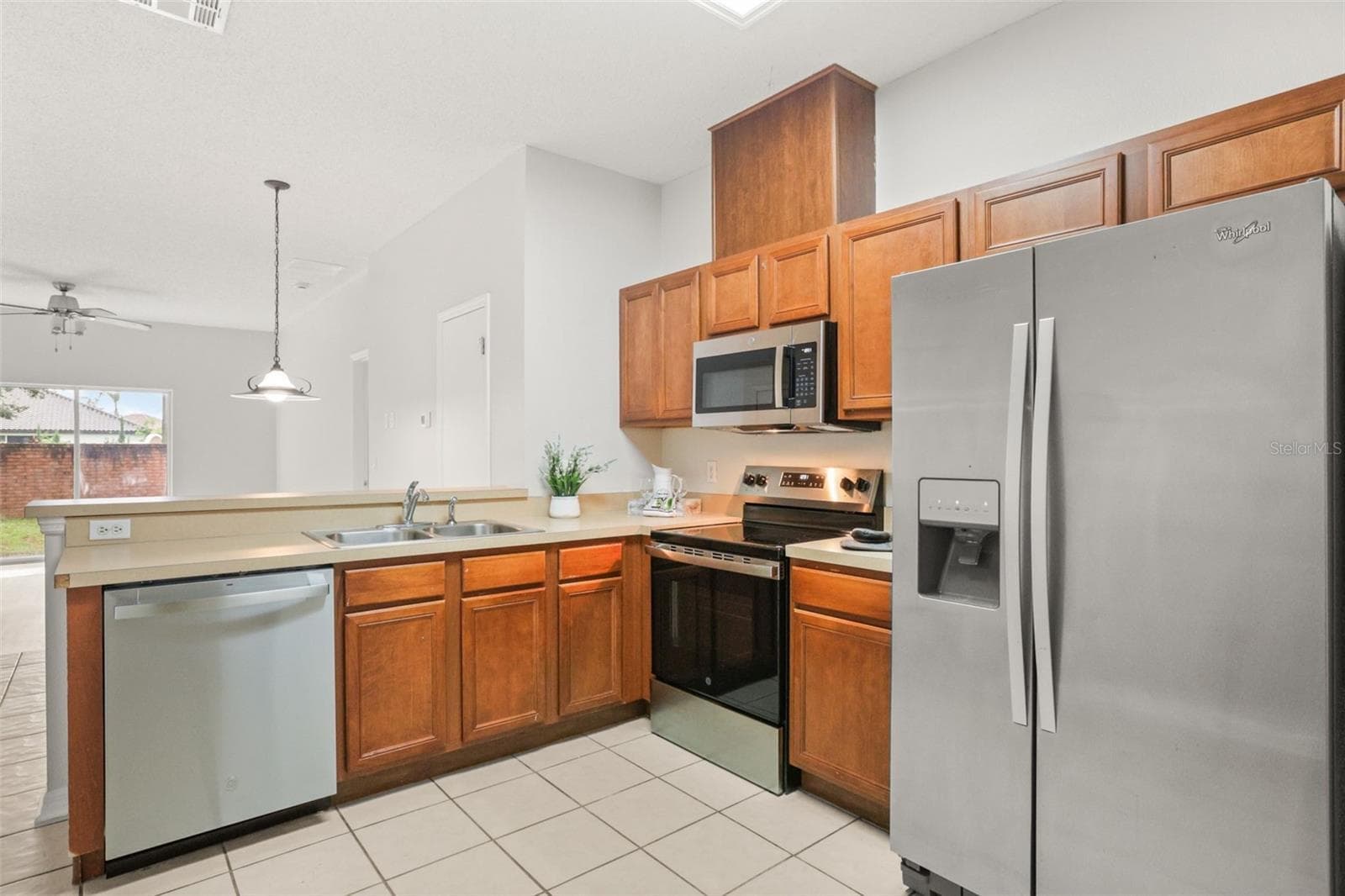 Single Family Residence at 10175 SHADOW CREEK DR, ORLANDO, photo 5 of 25