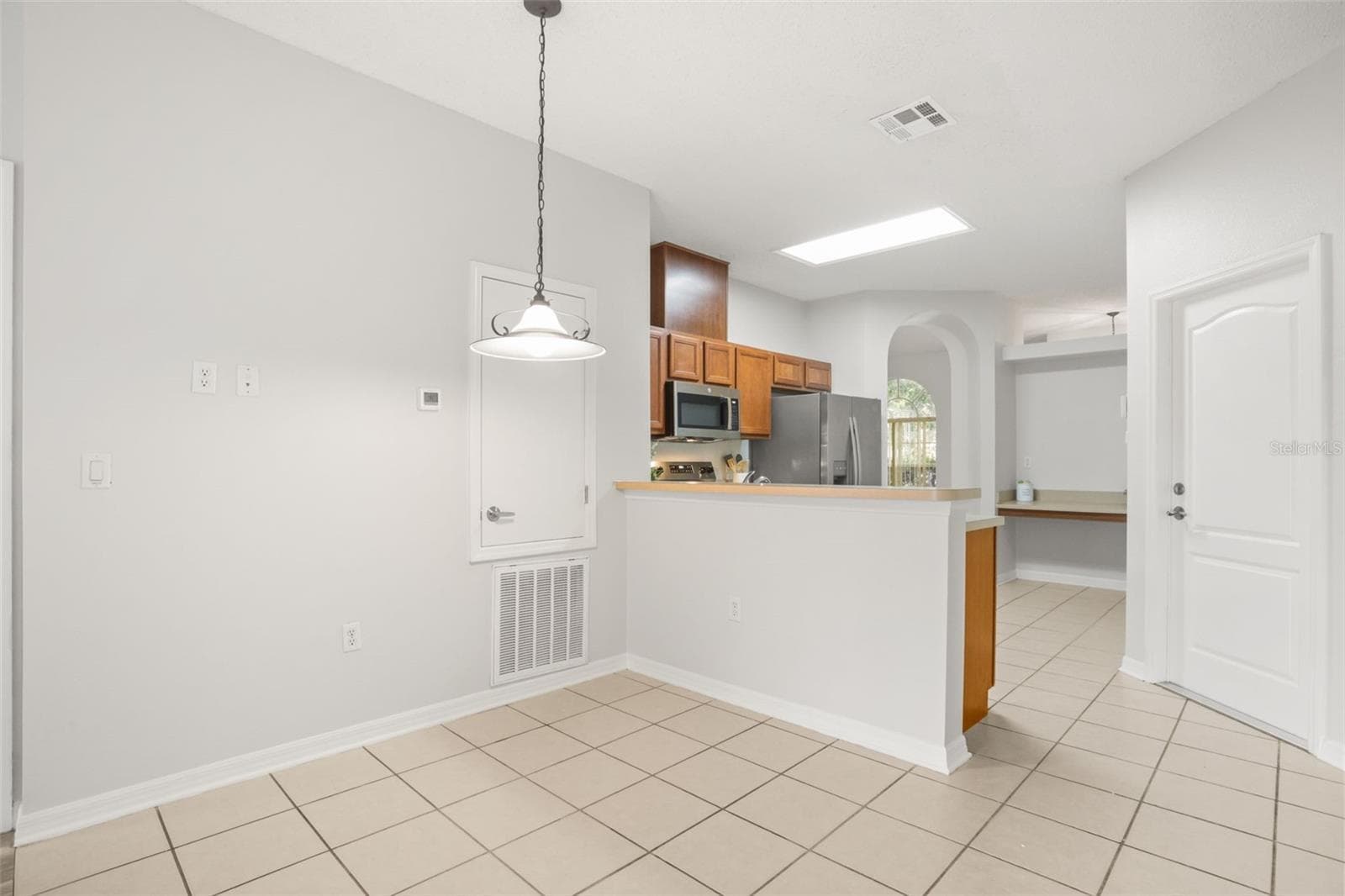 Single Family Residence at 10175 SHADOW CREEK DR, ORLANDO, photo 9 of 25
