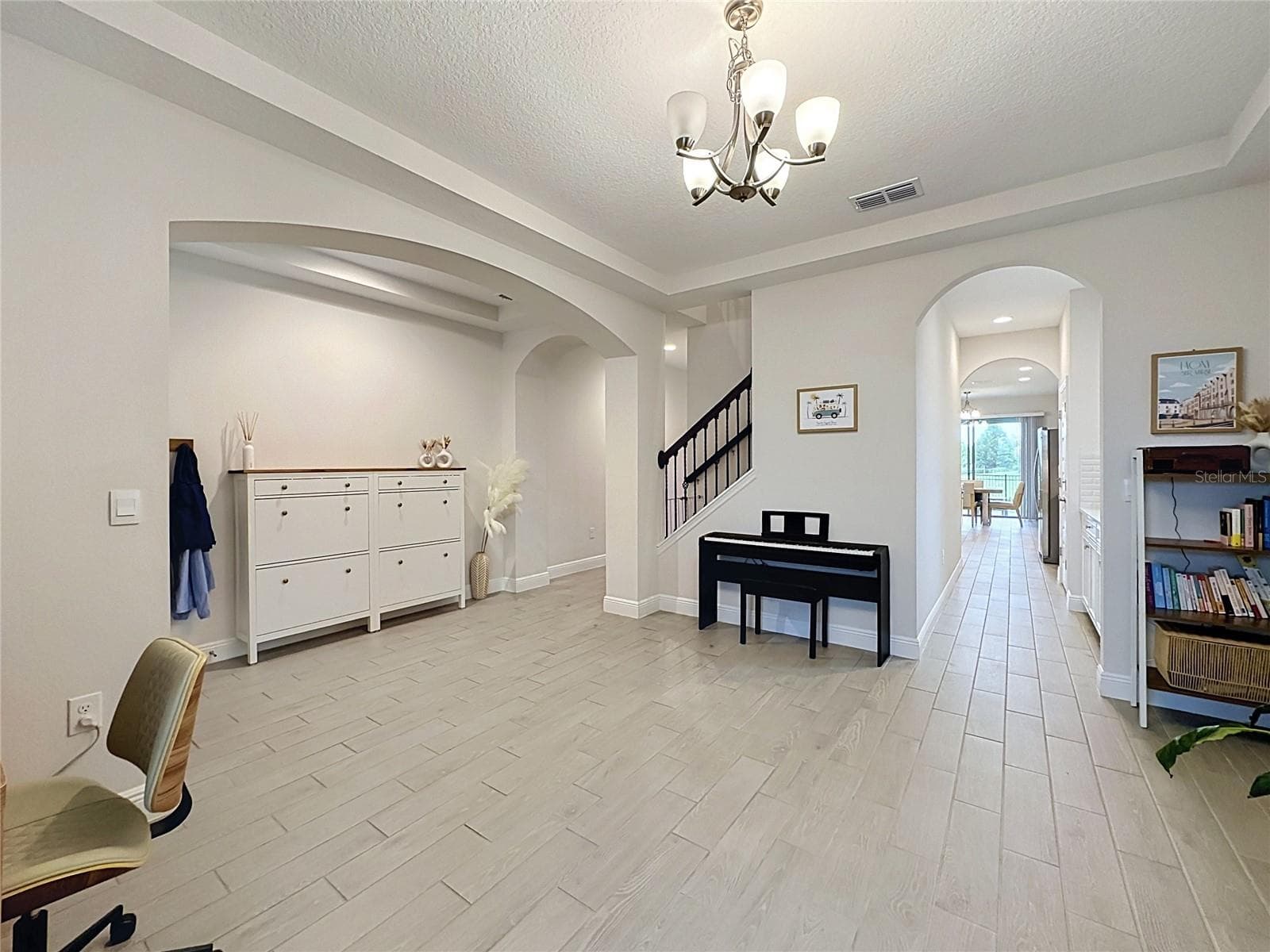 Single Family Residence at 11079 SOUND SHORE DR, WINTER GARDEN, photo 5 of 42