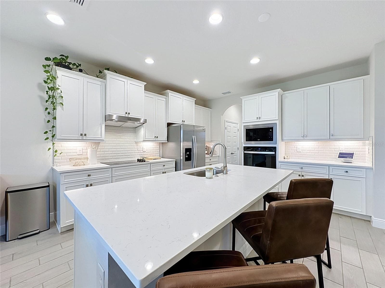 Single Family Residence at 11079 SOUND SHORE DR, WINTER GARDEN, photo 7 of 42