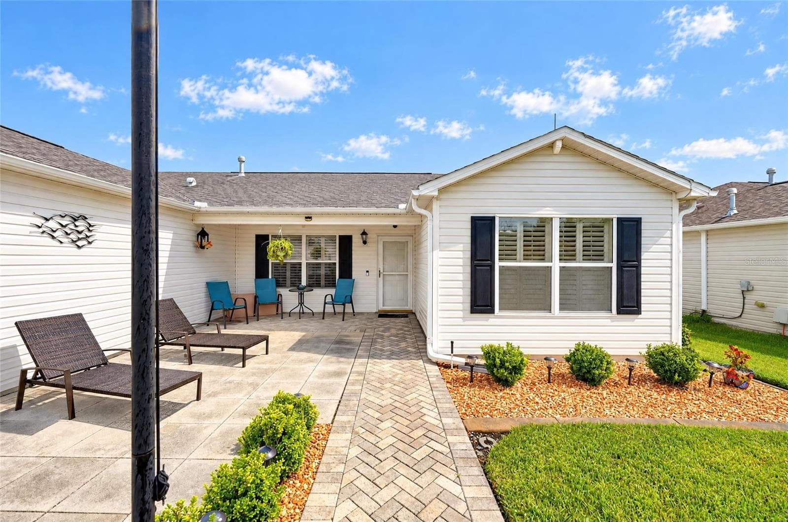 Single Family Residence at 954 BARRYMOORE LOOP, THE VILLAGES, photo 3 of 27
