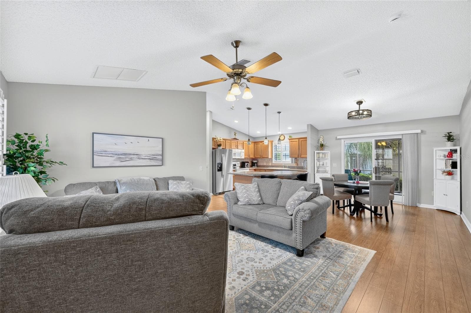 Single Family Residence at 954 BARRYMOORE LOOP, THE VILLAGES, photo 4 of 27