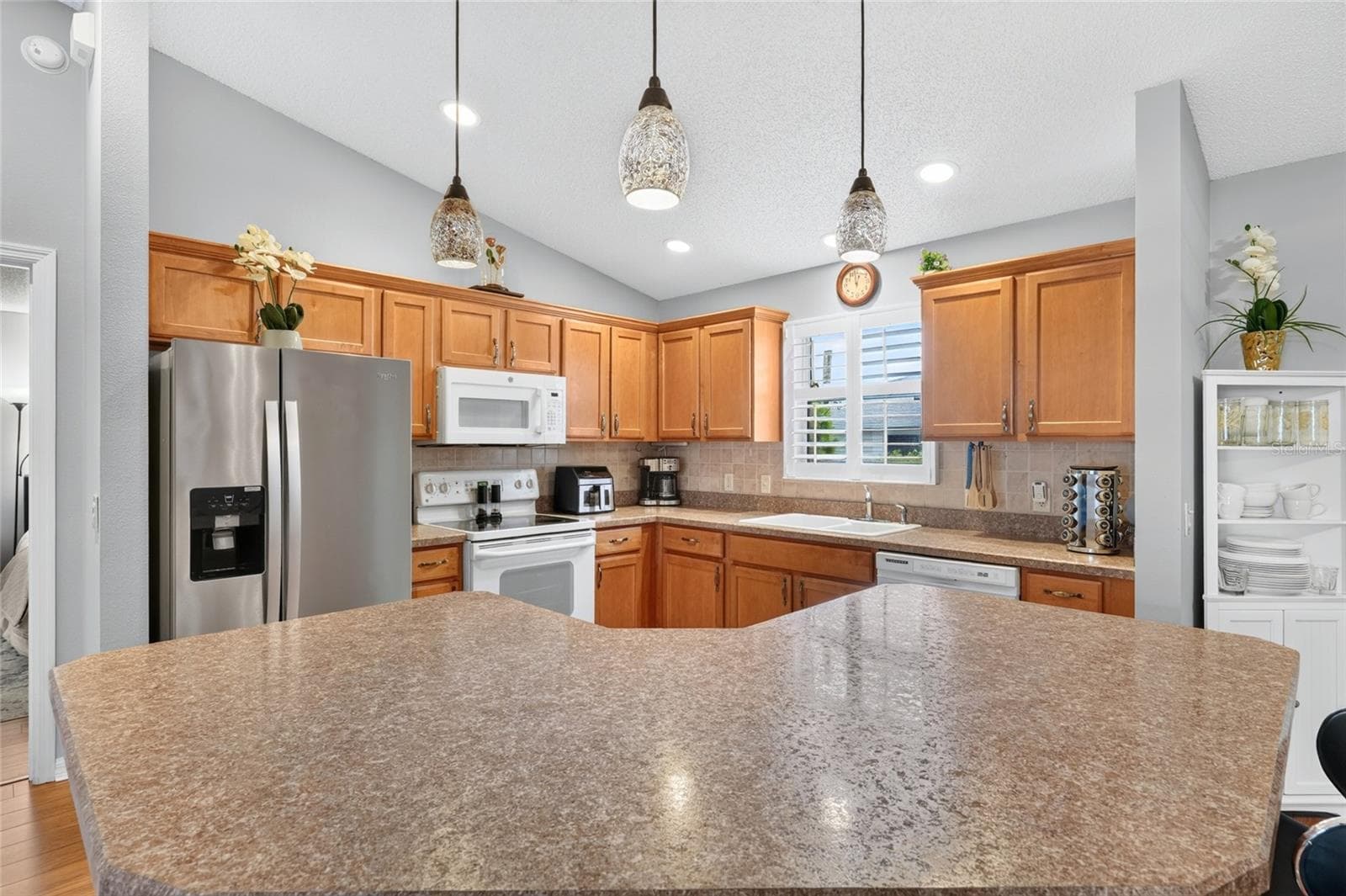 Single Family Residence at 954 BARRYMOORE LOOP, THE VILLAGES, photo 9 of 27