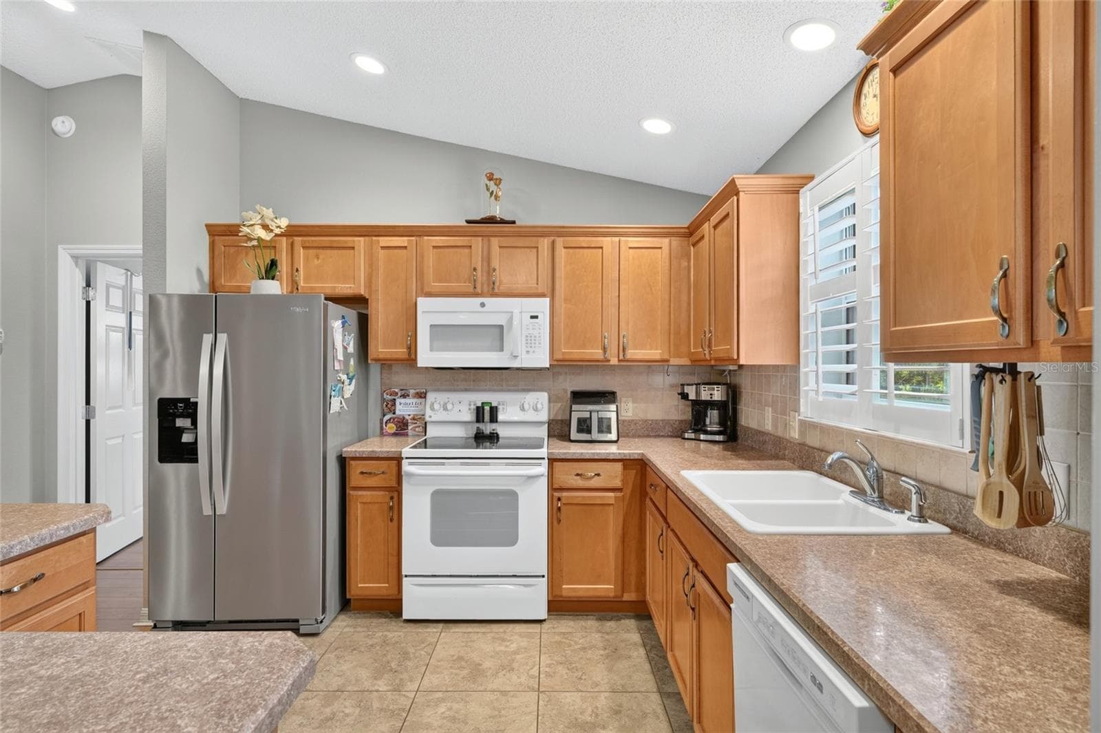Single Family Residence at 954 BARRYMOORE LOOP, THE VILLAGES, photo 10 of 27