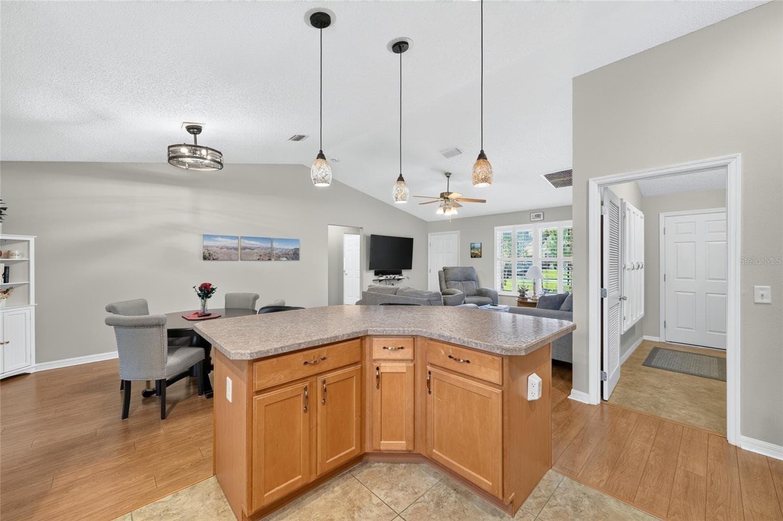 Single Family Residence at 954 BARRYMOORE LOOP, THE VILLAGES, photo 12 of 27
