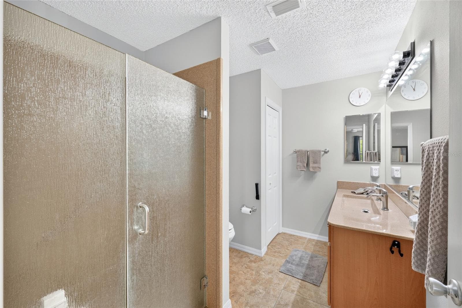 Single Family Residence at 954 BARRYMOORE LOOP, THE VILLAGES, photo 15 of 27