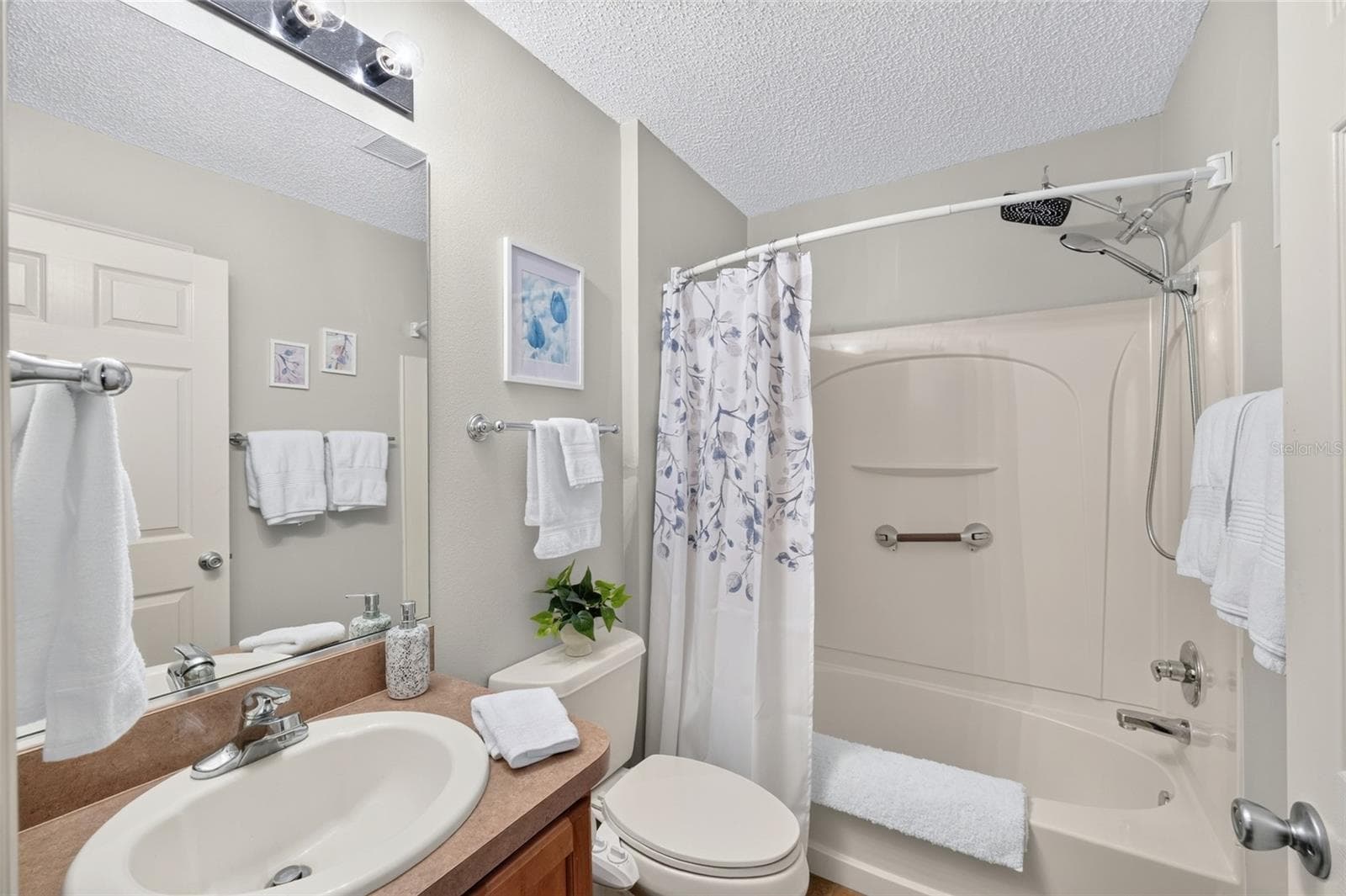 Single Family Residence at 954 BARRYMOORE LOOP, THE VILLAGES, photo 19 of 27