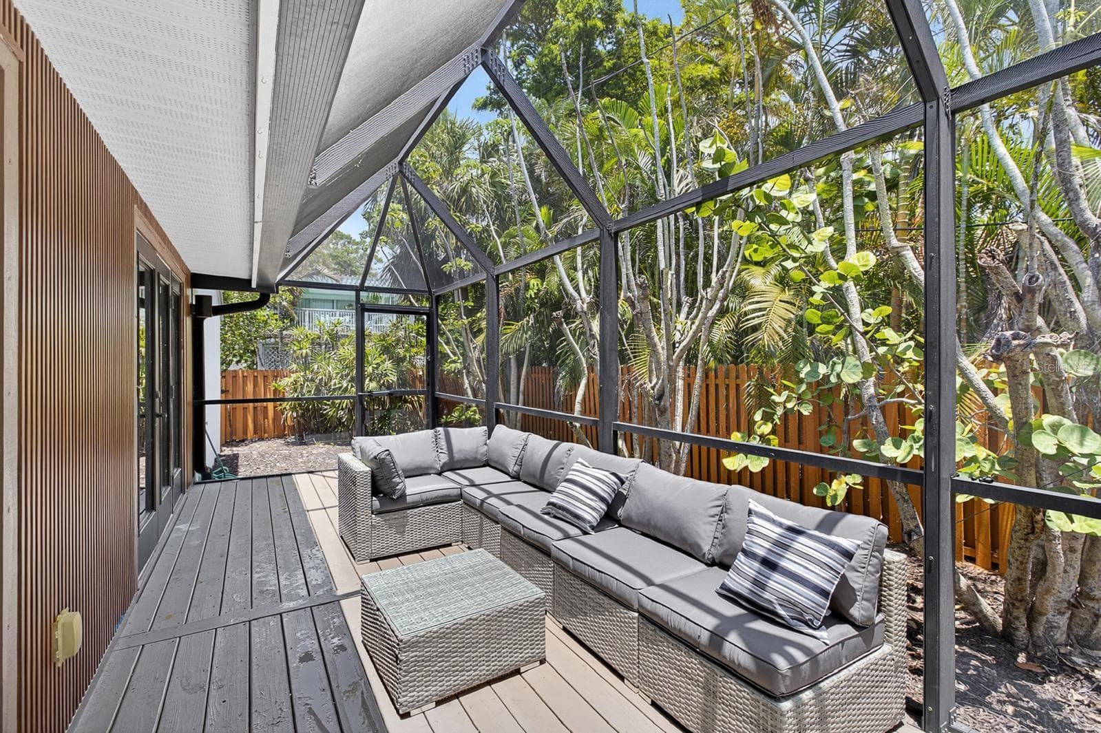 Single Family Residence at 3455 ANGLIN DR, SARASOTA, photo 10 of 13