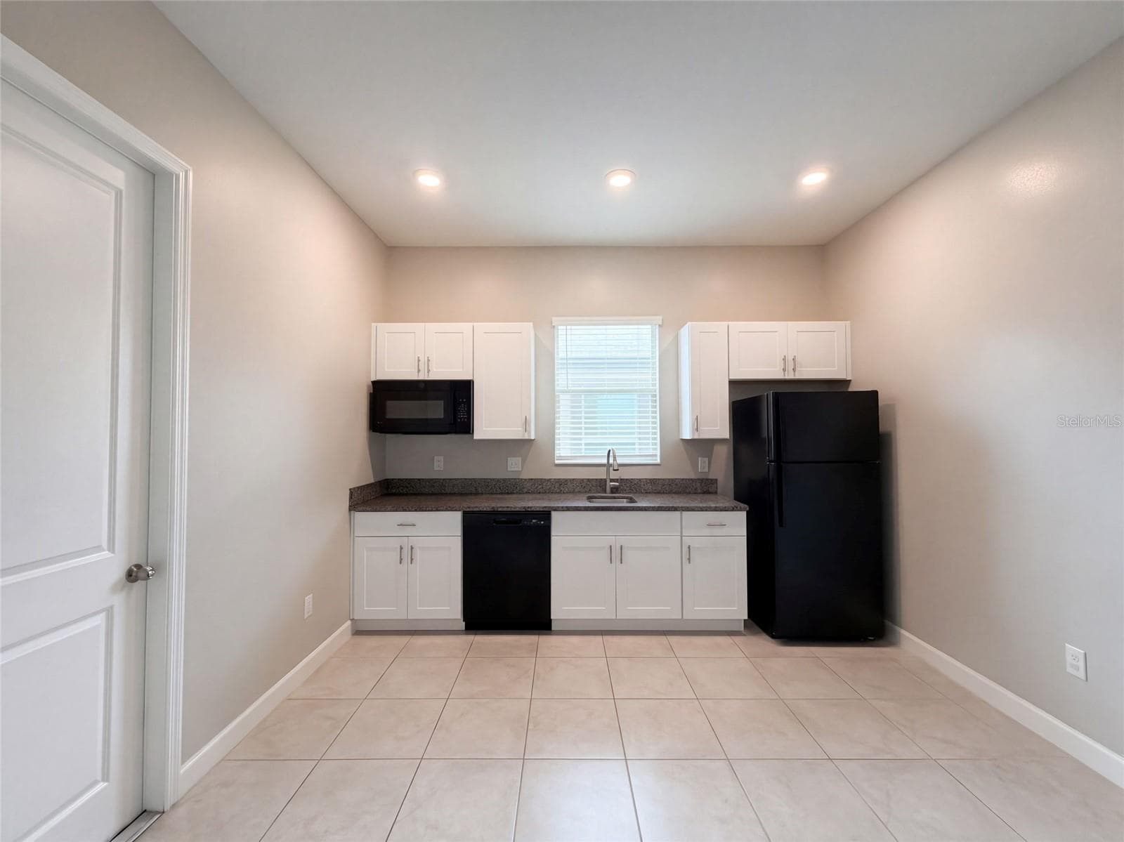Single Family Residence at 9430 CHANNING HILL DR, RUSKIN, photo 9 of 23