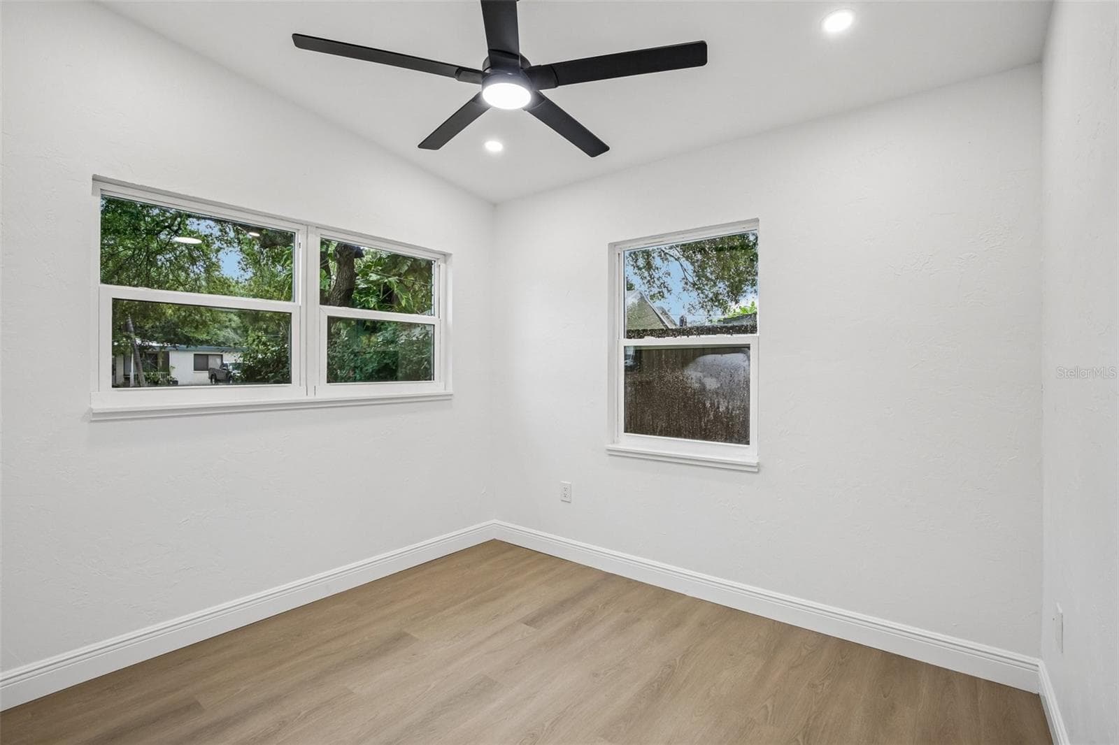 Single Family Residence at 334 E CORNELIUS CIR, SARASOTA, photo 21 of 26