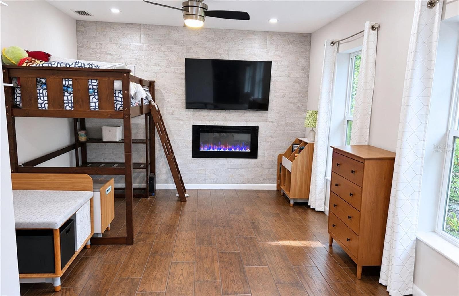 Virtually Staged - 24 COOPER LN, PALM COAST