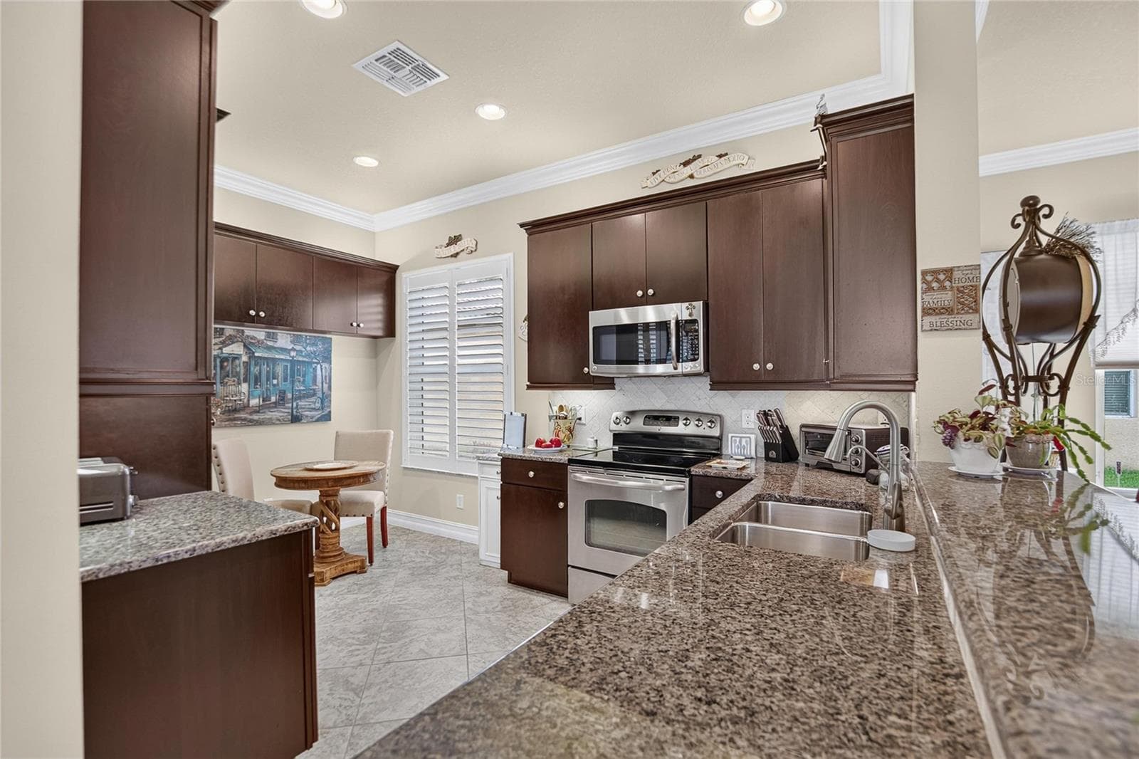 Kitchen View - 15906 COBBLE MILL DR, WIMAUMA