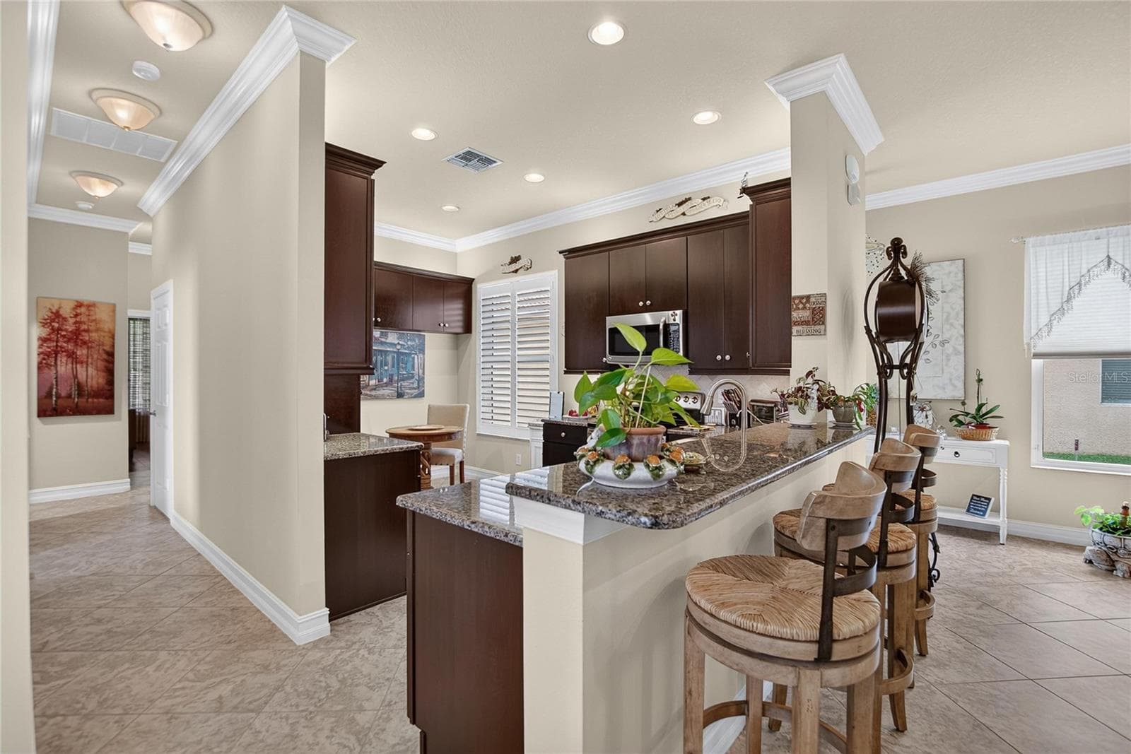 Kitchen Bar Seating - 15906 COBBLE MILL DR, WIMAUMA