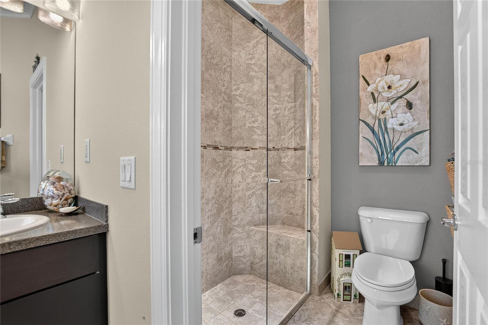 Primary Bath Frameless Shower - 15906 COBBLE MILL DR, WIMAUMA
