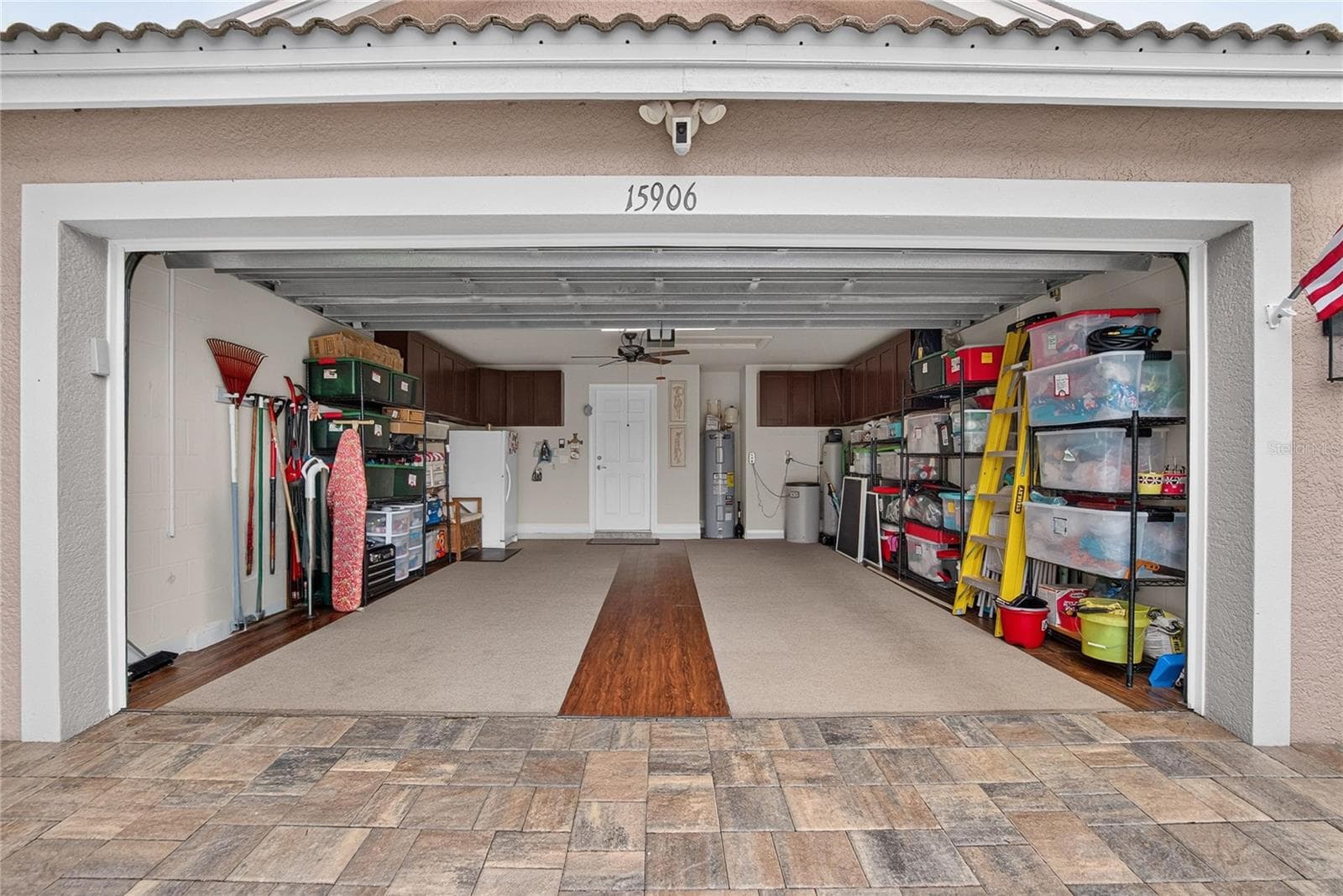 Garage - 15906 COBBLE MILL DR, WIMAUMA