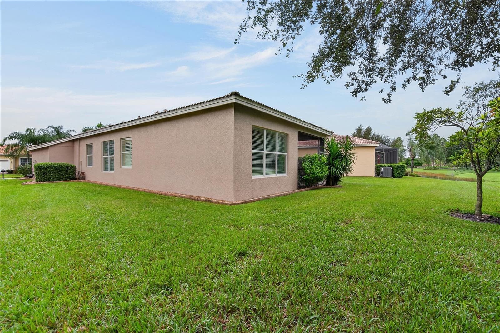 Single Family Residence at 15906 COBBLE MILL DR, WIMAUMA, photo 42 of 79