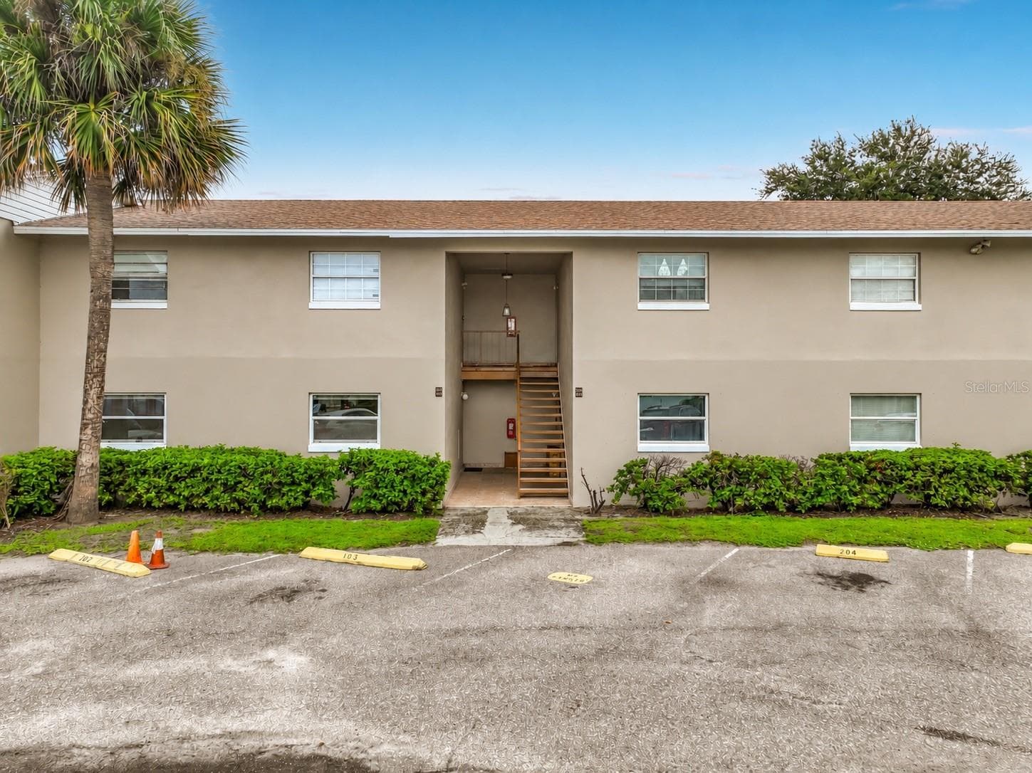 5885 DAHLIA DR #103