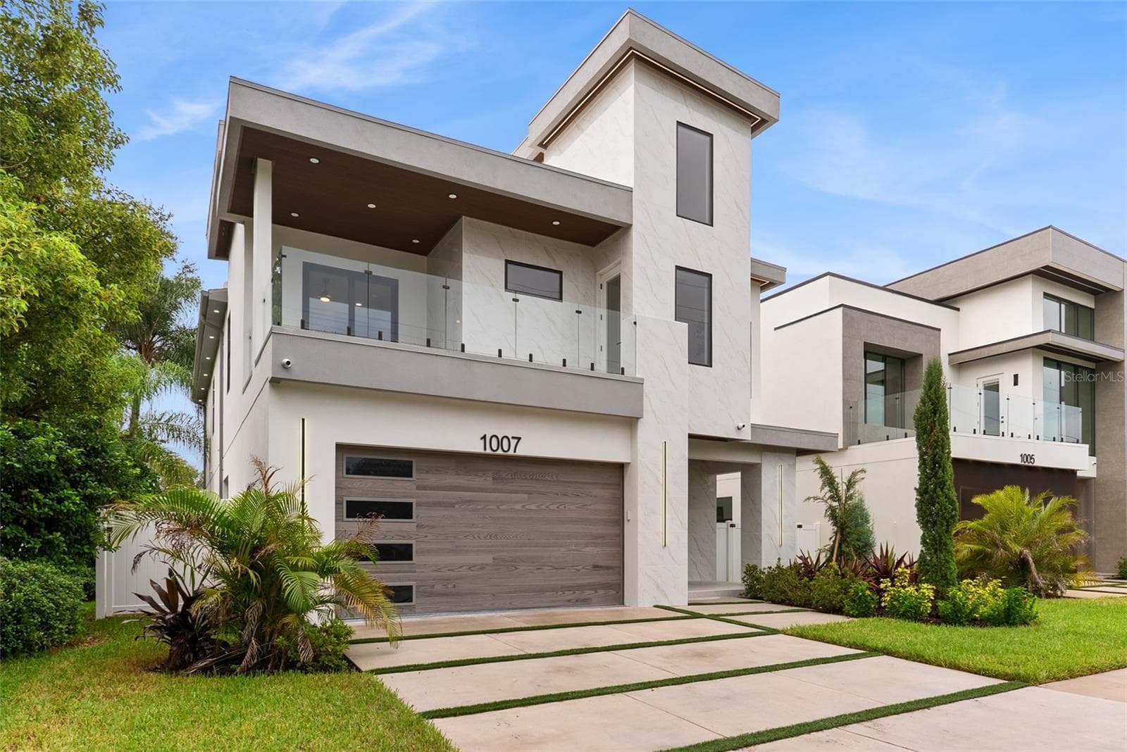 Single Family Residence at 1007 W BRADDOCK ST, TAMPA, photo 3 of 60