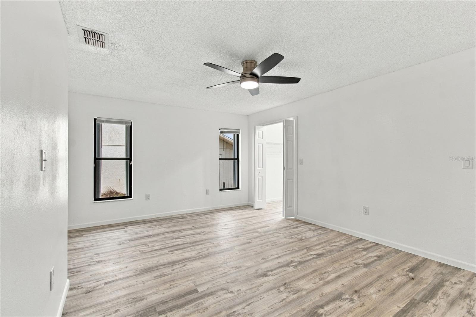 Single Family Residence at 8075 SHALOM DR, SPRING HILL, photo 23 of 40