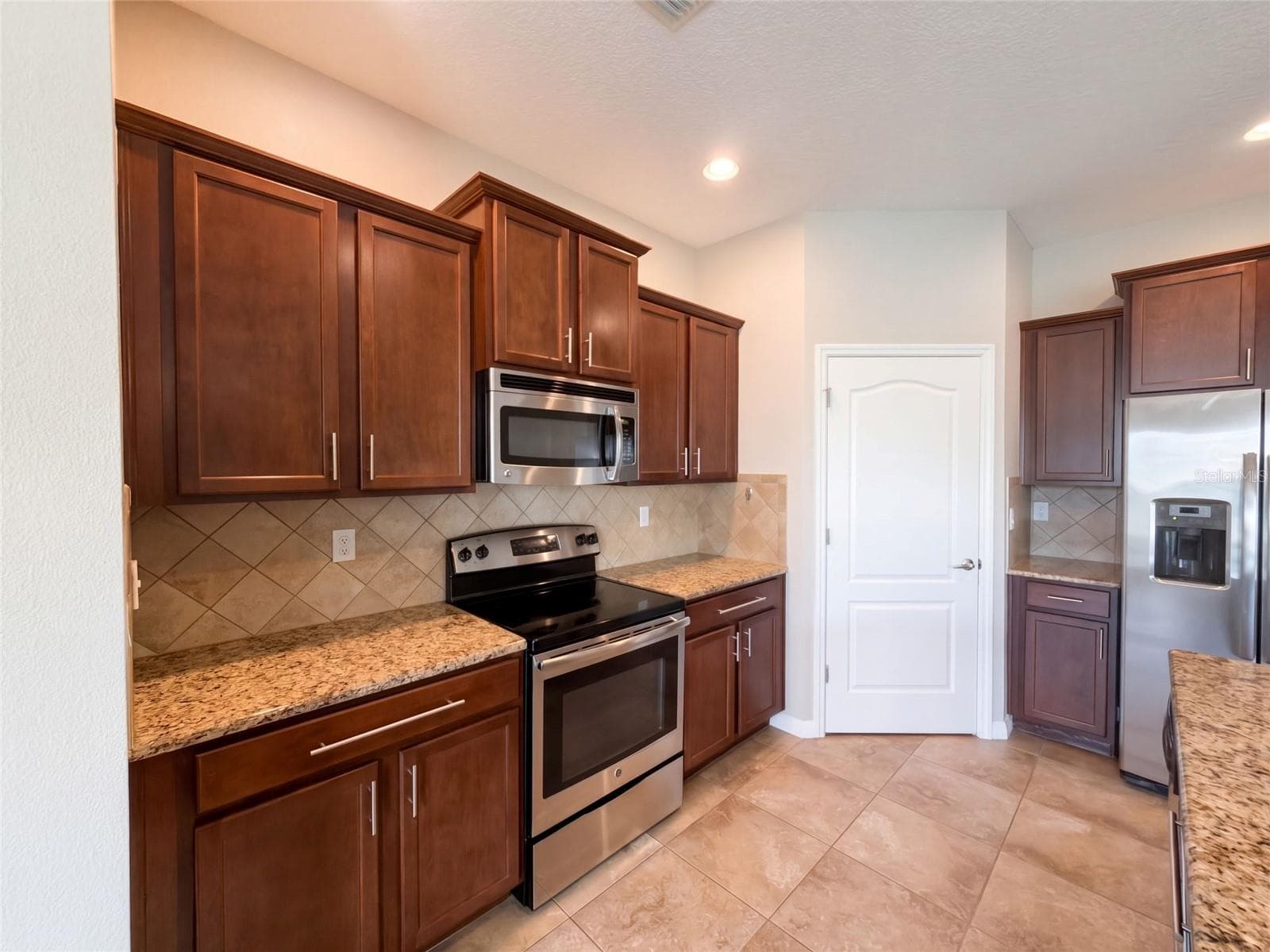 Single Family Residence at 1958 COMMANDER WAY, KISSIMMEE, photo 7 of 28
