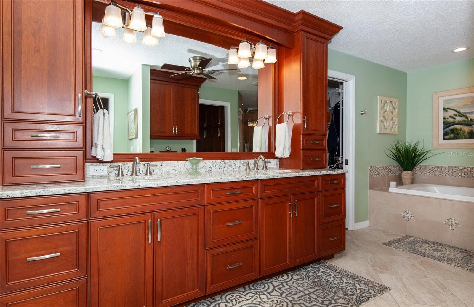 Primary bathroom - 810 CARNOUSTIE DR, VENICE