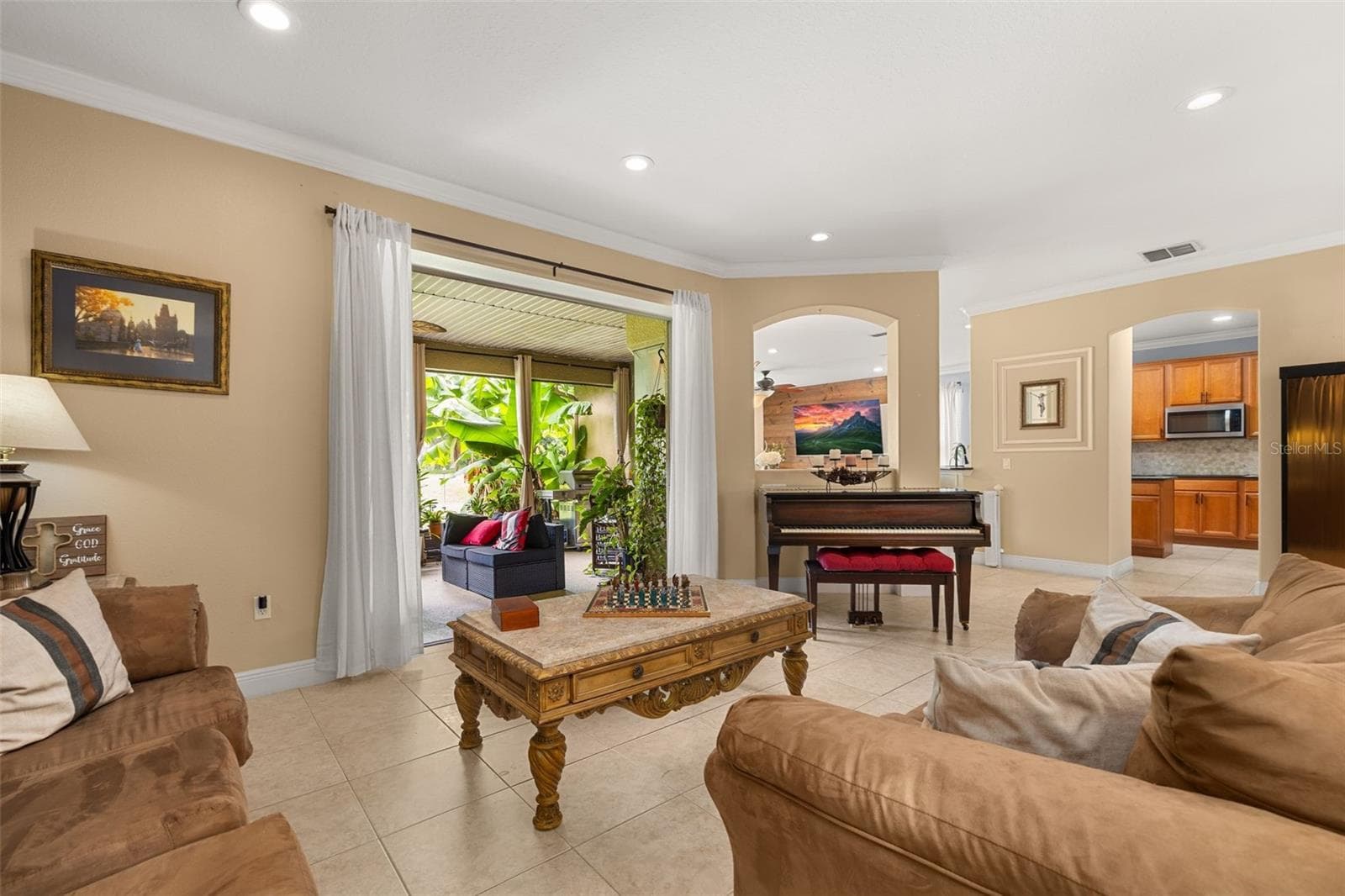Single Family Residence at 3713 EAGLE ISLE CIR, KISSIMMEE, photo 10 of 92