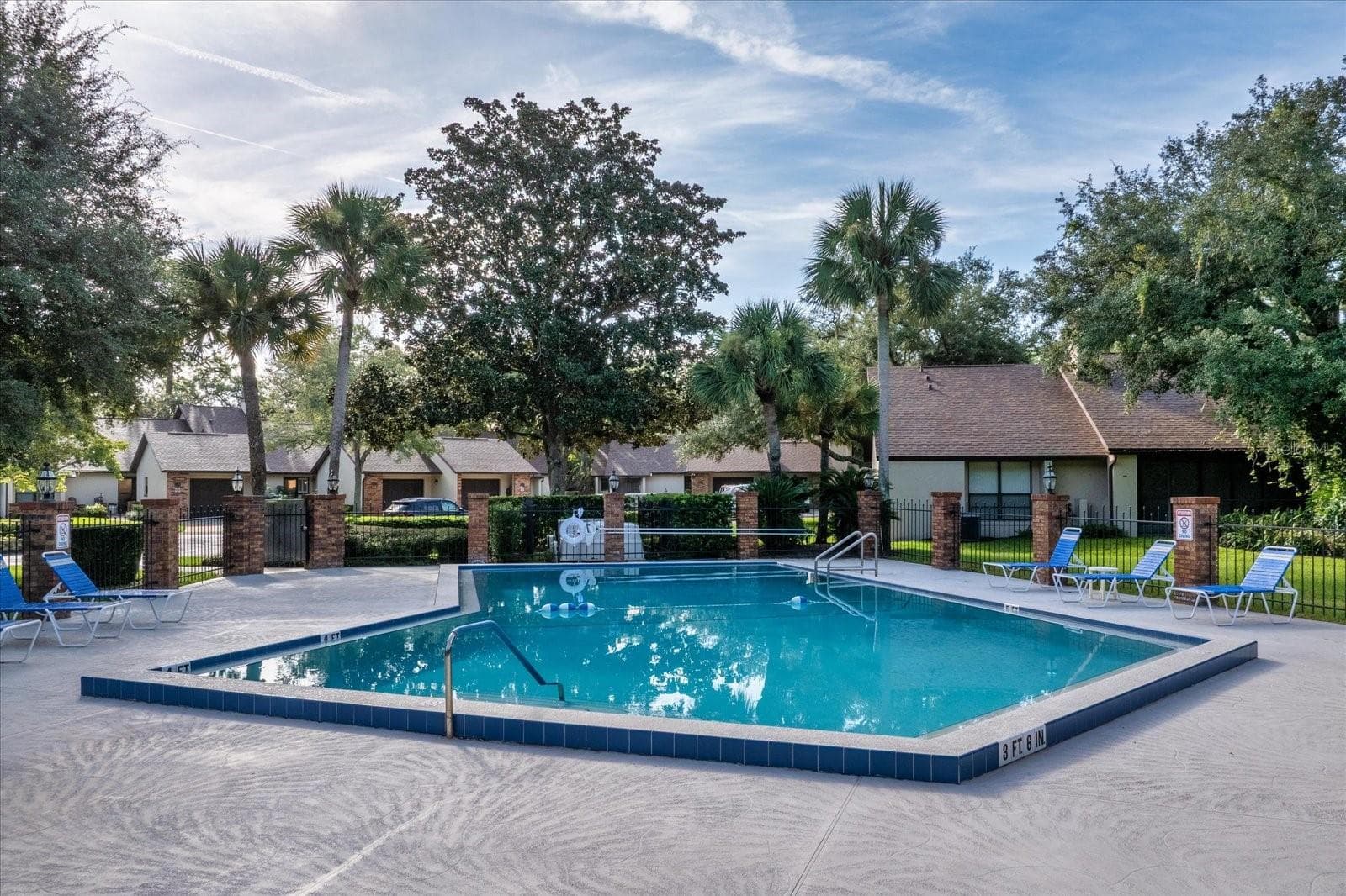 Community Pool - 179 GOLF CLUB DR, LONGWOOD