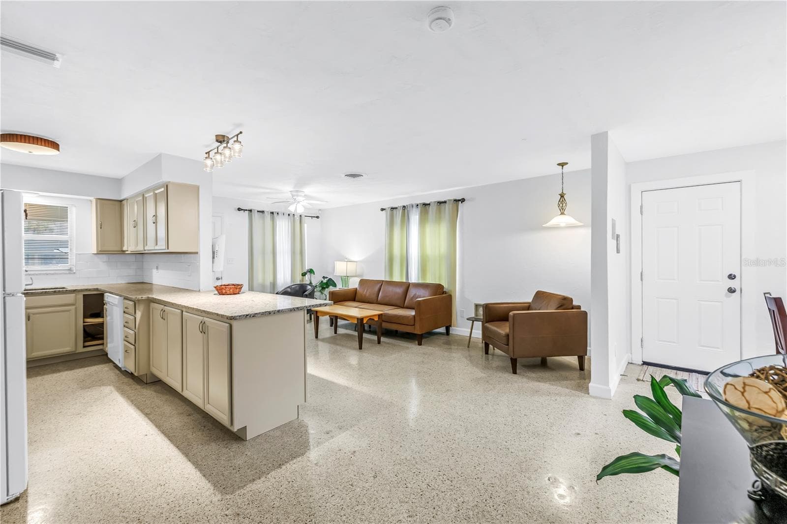 Single Family Residence at 2511 QUINCY ST S, ST PETERSBURG, photo 13 of 34