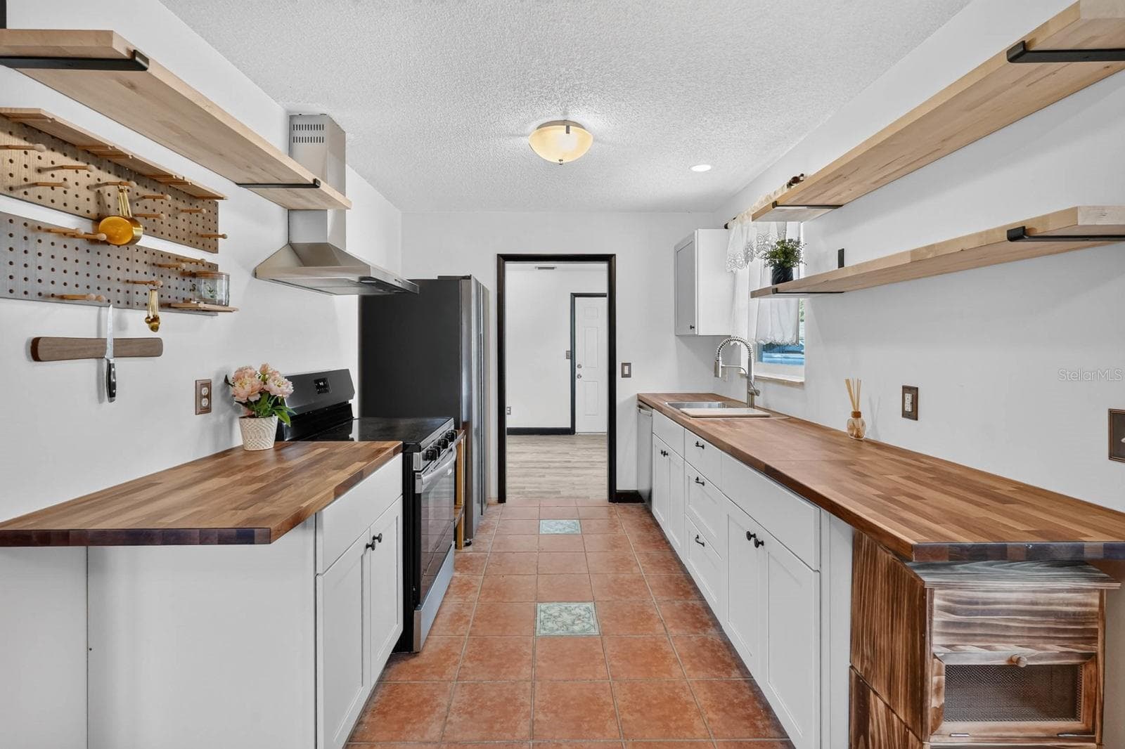 Single Family Residence at 119 BIGELOW DR, EDGEWATER, photo 11 of 28