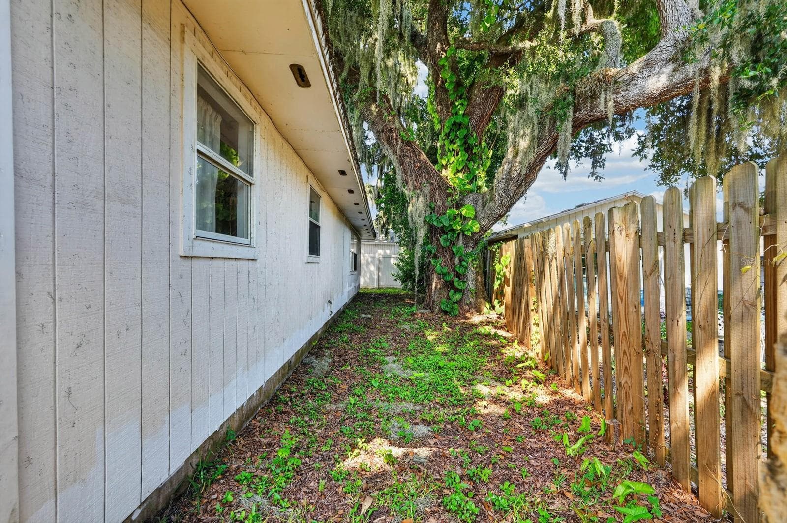 Single Family Residence at 119 BIGELOW DR, EDGEWATER, photo 23 of 28