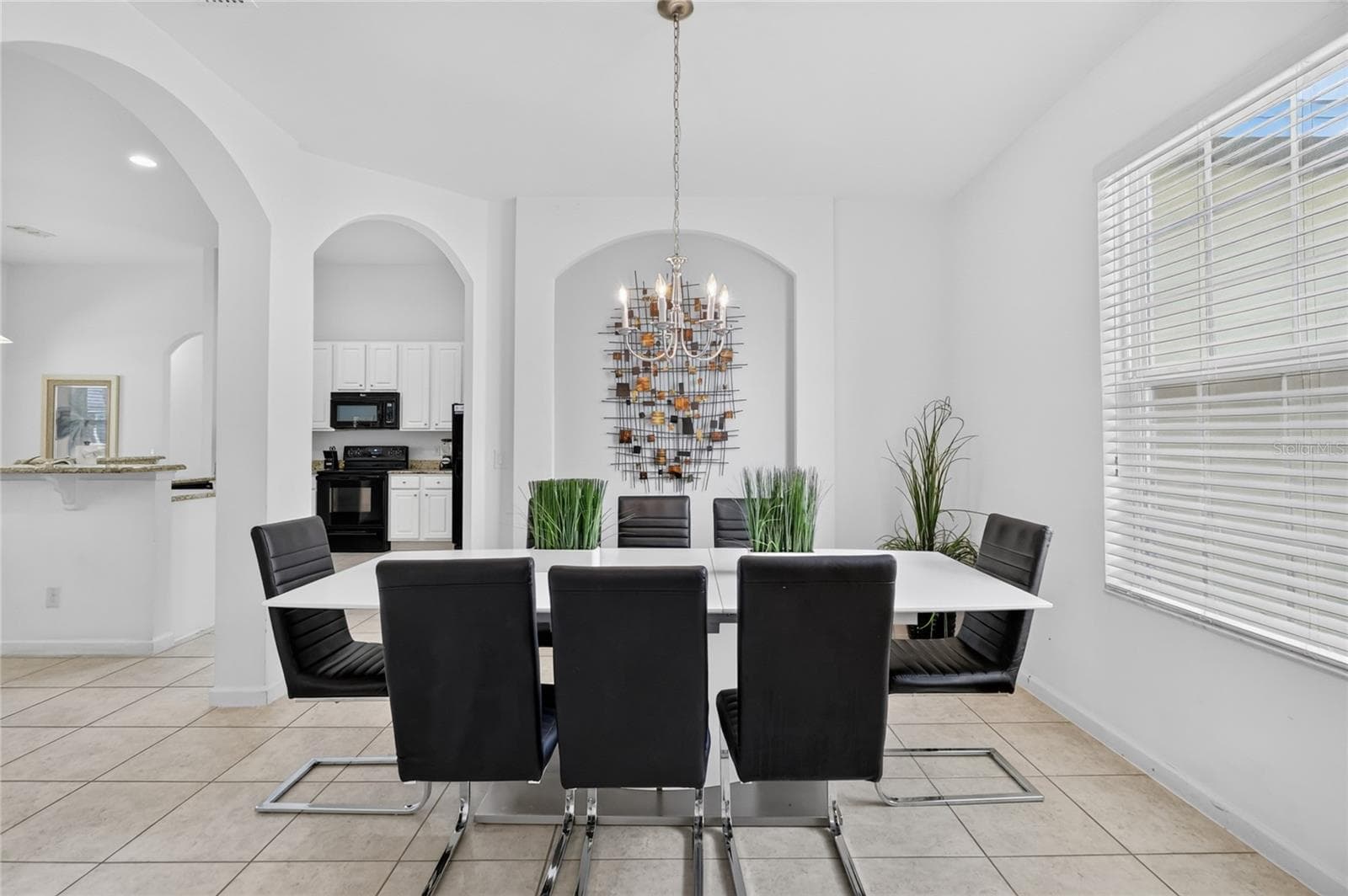 Large dining room just off the kitchen - 277 YELLOW SNAPDRAGON DR, DAVENPORT