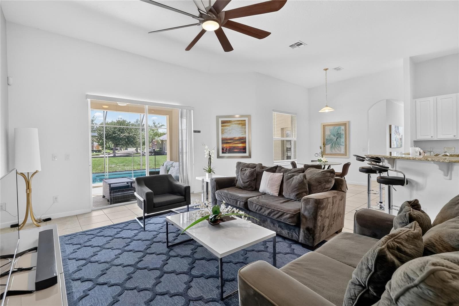 Large family room next to the pool - 277 YELLOW SNAPDRAGON DR, DAVENPORT