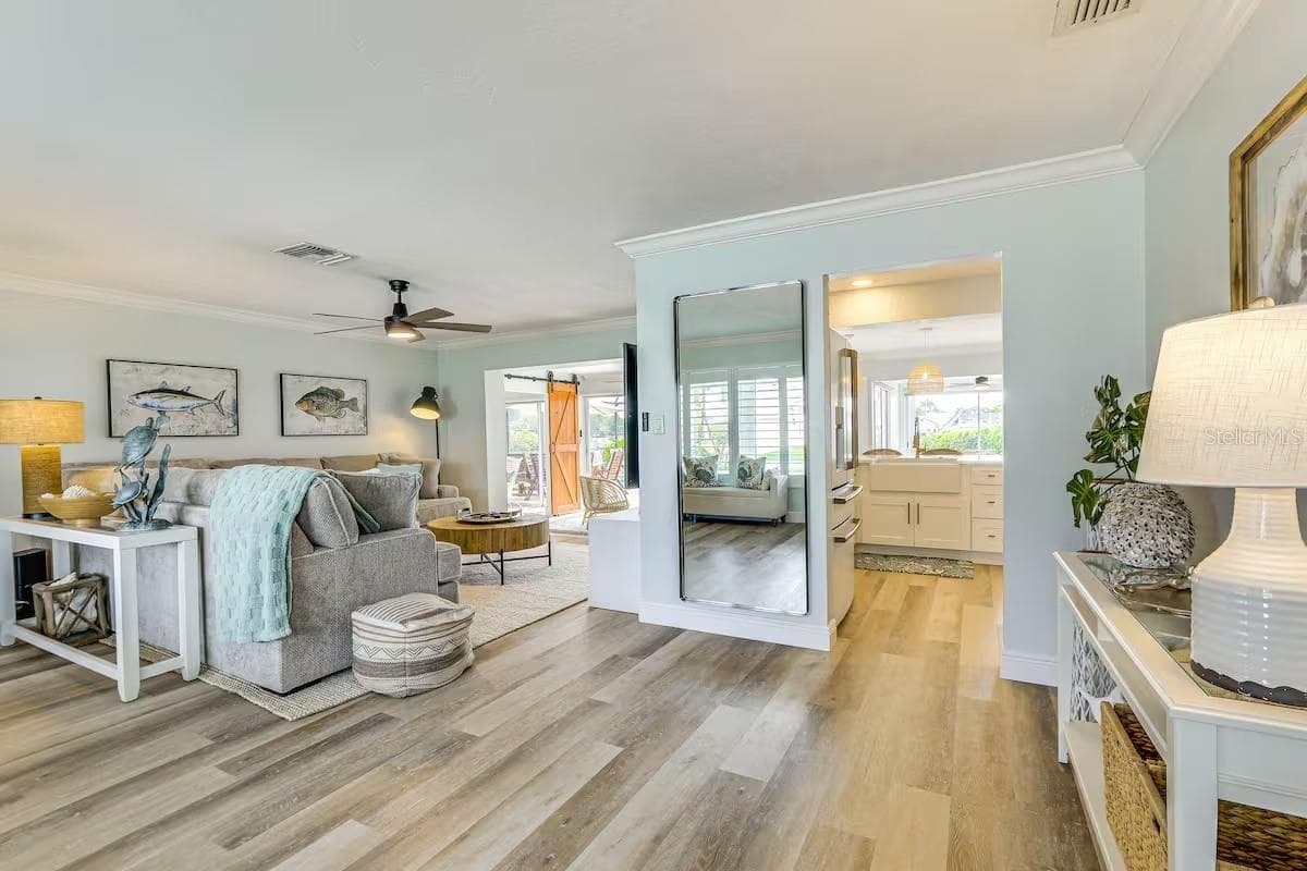 Single Family Residence at 924 ARLINGTON RD, PALMETTO, photo 4 of 36