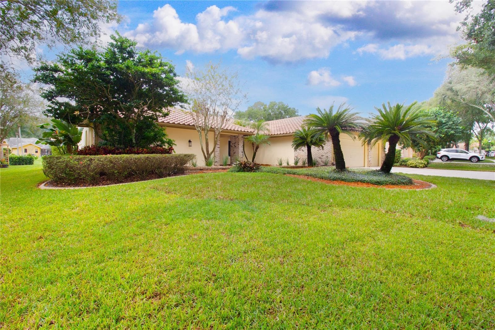 EXTERIOR FRONT - 2194 PINNACLE CIR N, PALM HARBOR