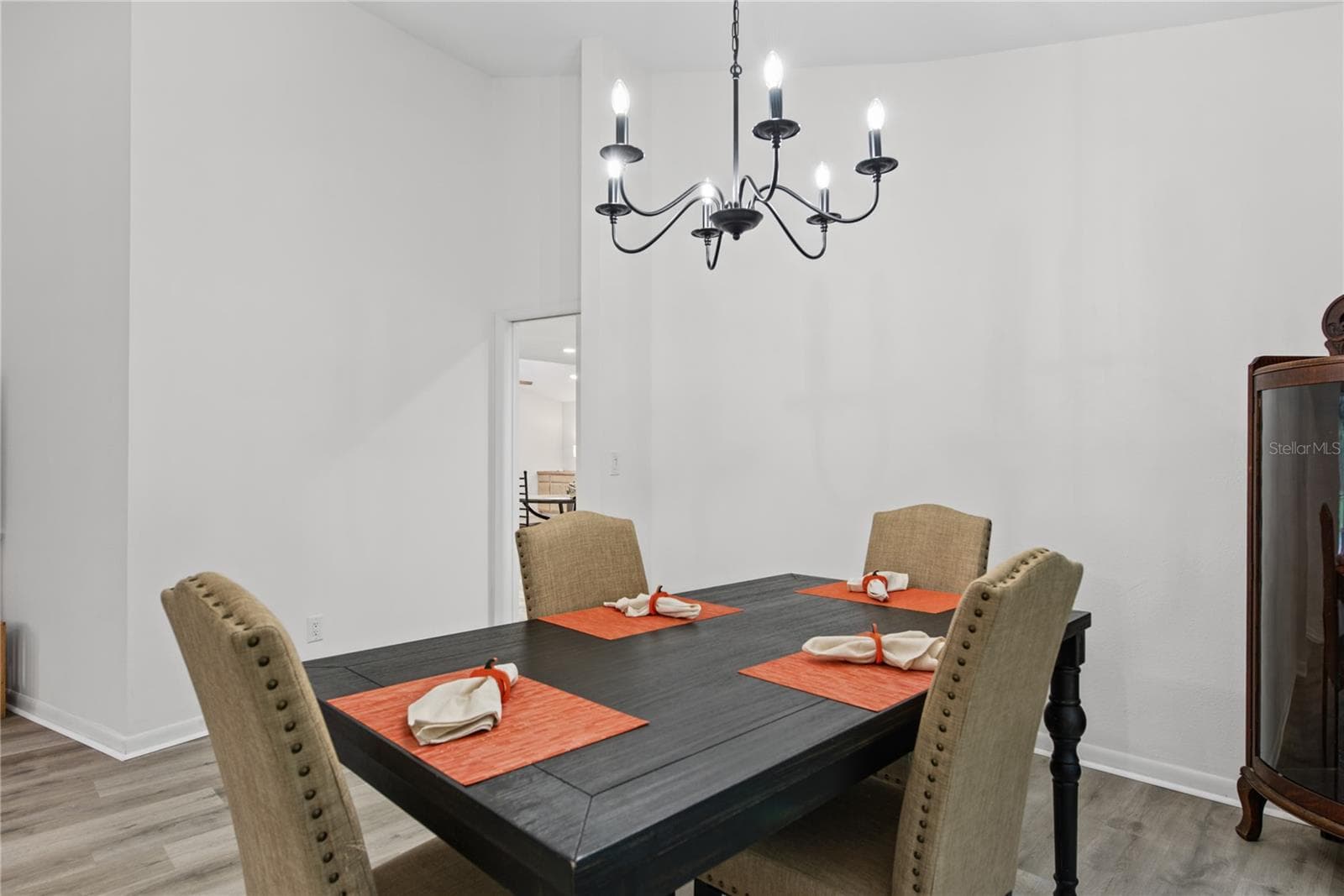 DINING ROOM VIEW TO KITCHEN/FAMILY ROOM & SPLIT BEDROOM PLAN - 2194 PINNACLE CIR N, PALM HARBOR