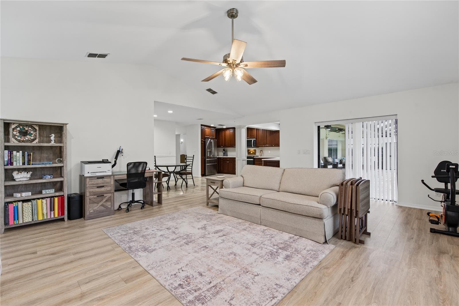 FAMILY ROOM - 2194 PINNACLE CIR N, PALM HARBOR