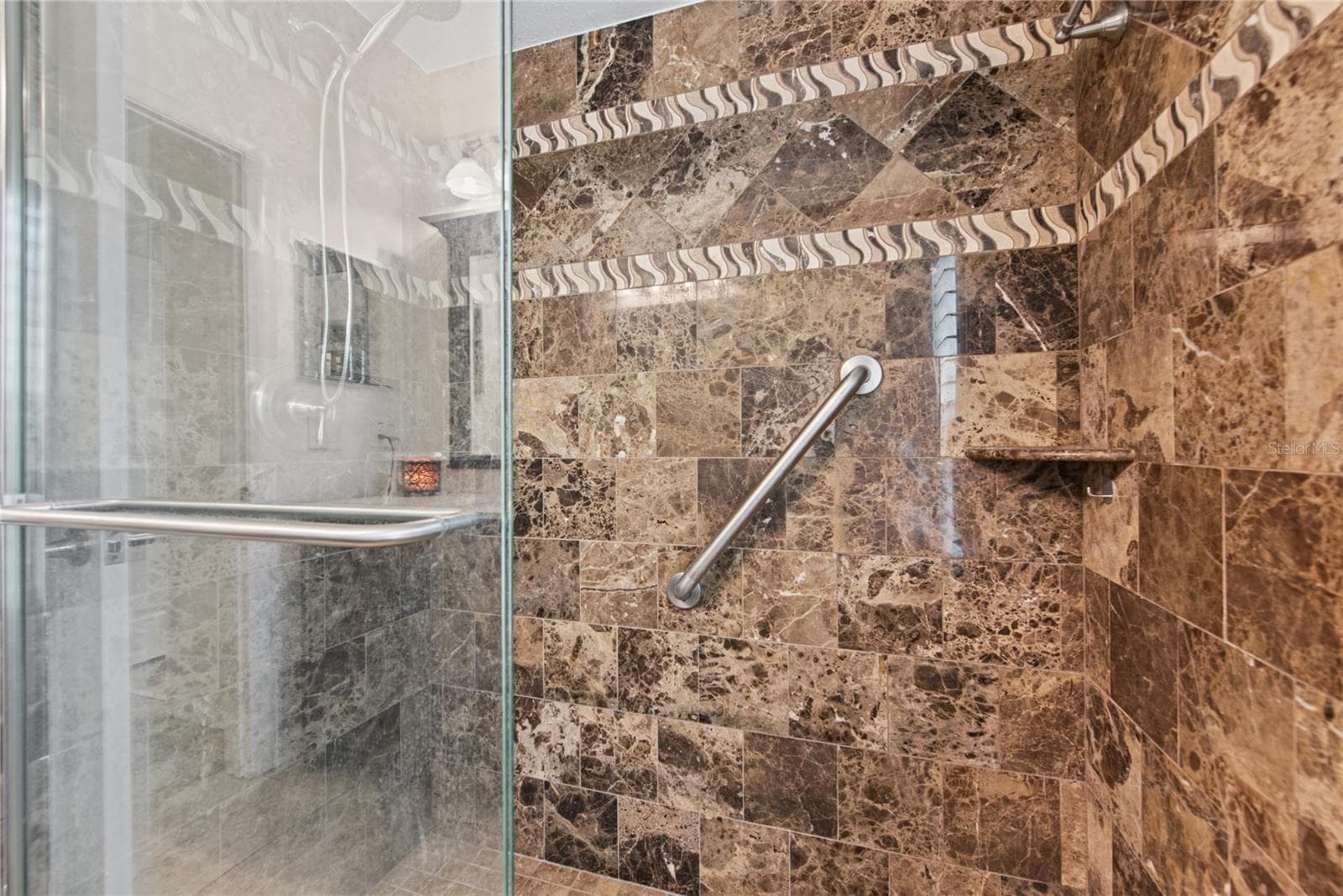 2ND FULL BATHROOM W/ STEP IN SHOWER - 2194 PINNACLE CIR N, PALM HARBOR