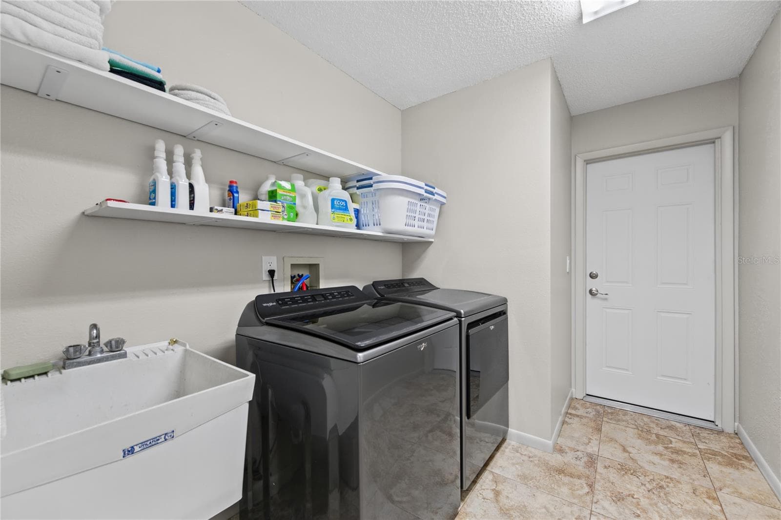 LAUNDRY ROOM, WASHER/DRYER CONVEY - 2194 PINNACLE CIR N, PALM HARBOR