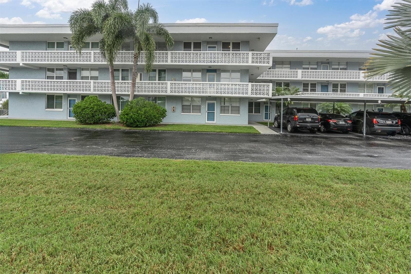 4715 BAY ST NE #330