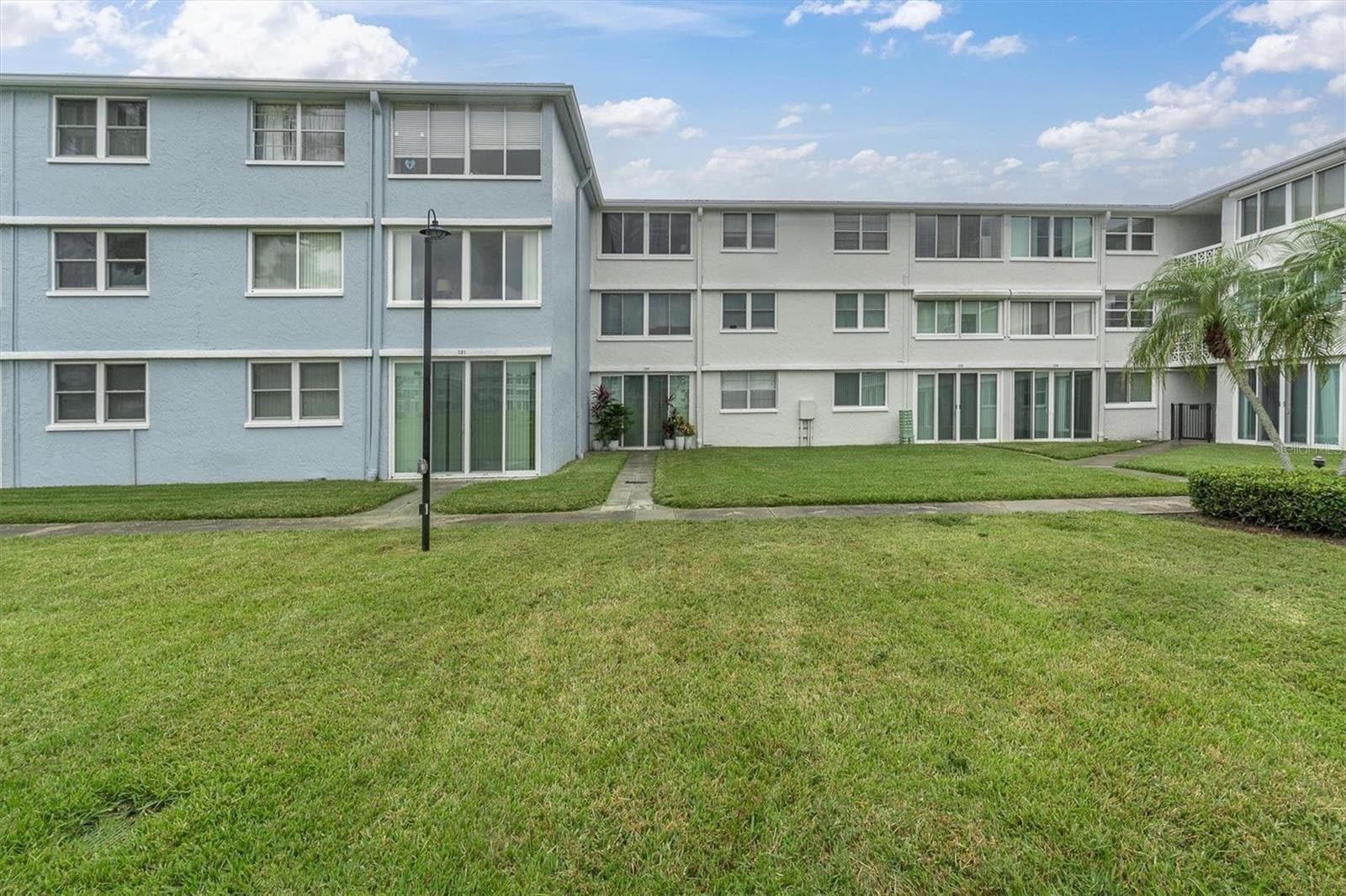 Condominium at 4715 BAY ST NE #330, ST PETERSBURG, photo 31 of 33