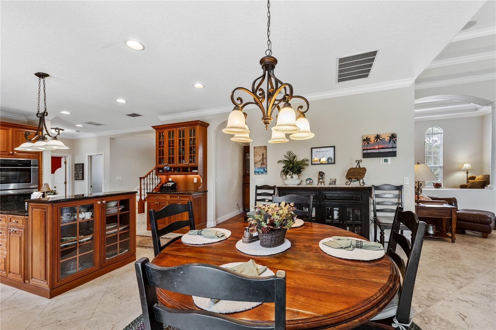 EAT IN KITCHEN AREA - 755 MILLS ESTATE PL, CHULUOTA