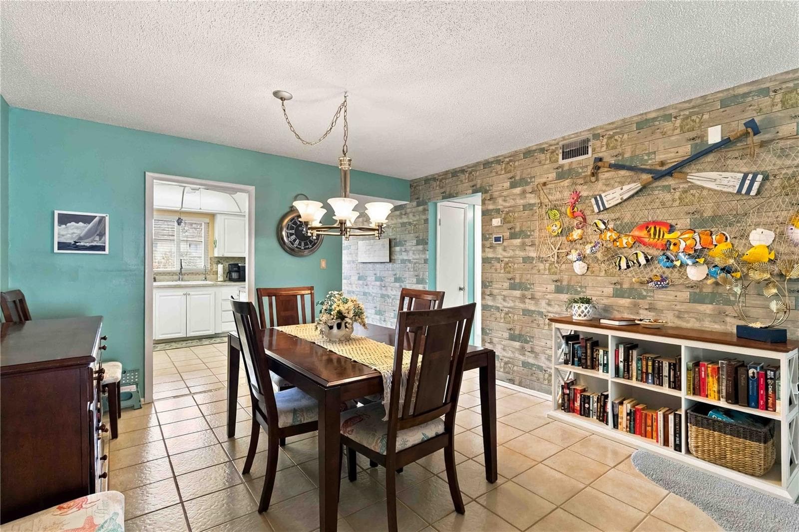 Condominium at 3617 LAKE BAYSHORE DR #401, BRADENTON, photo 6 of 43