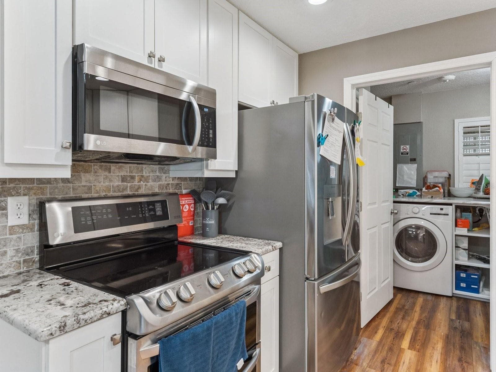 Range and built-in microwave - SPRING LAKE MANOR, FRUITLAND PARK