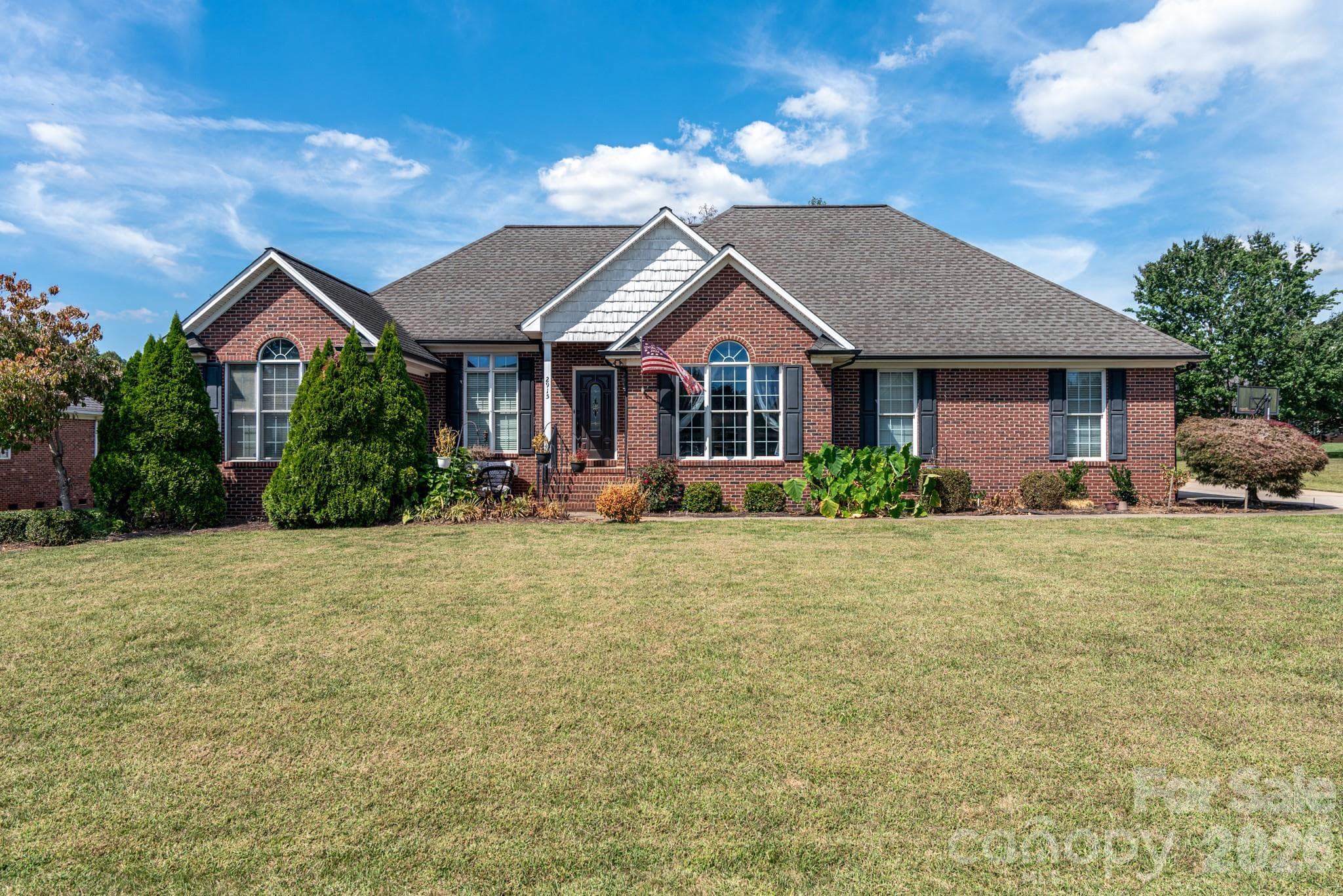 2915 Woodfield Lane