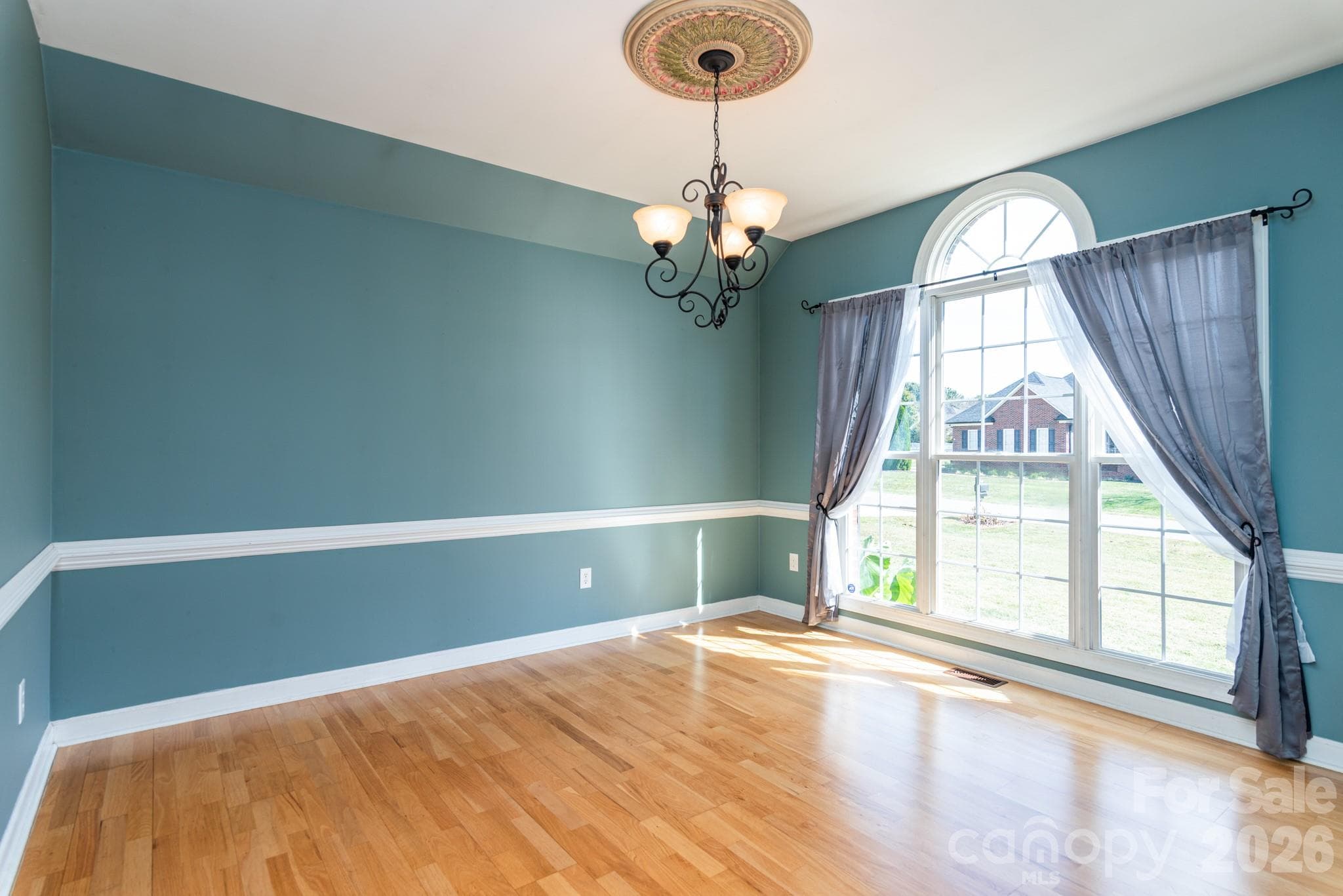 Sunny dining room! - 2915 Woodfield Lane, Lincolnton