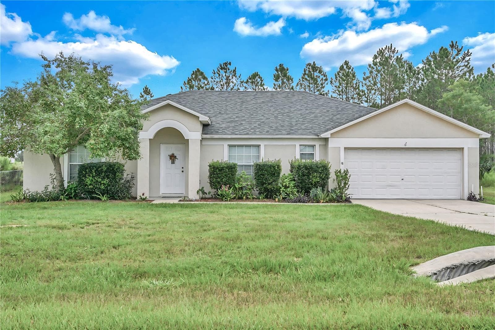 Single Family Residence at 18 JUNIPER LOOP DR, OCALA, photo 2 of 34