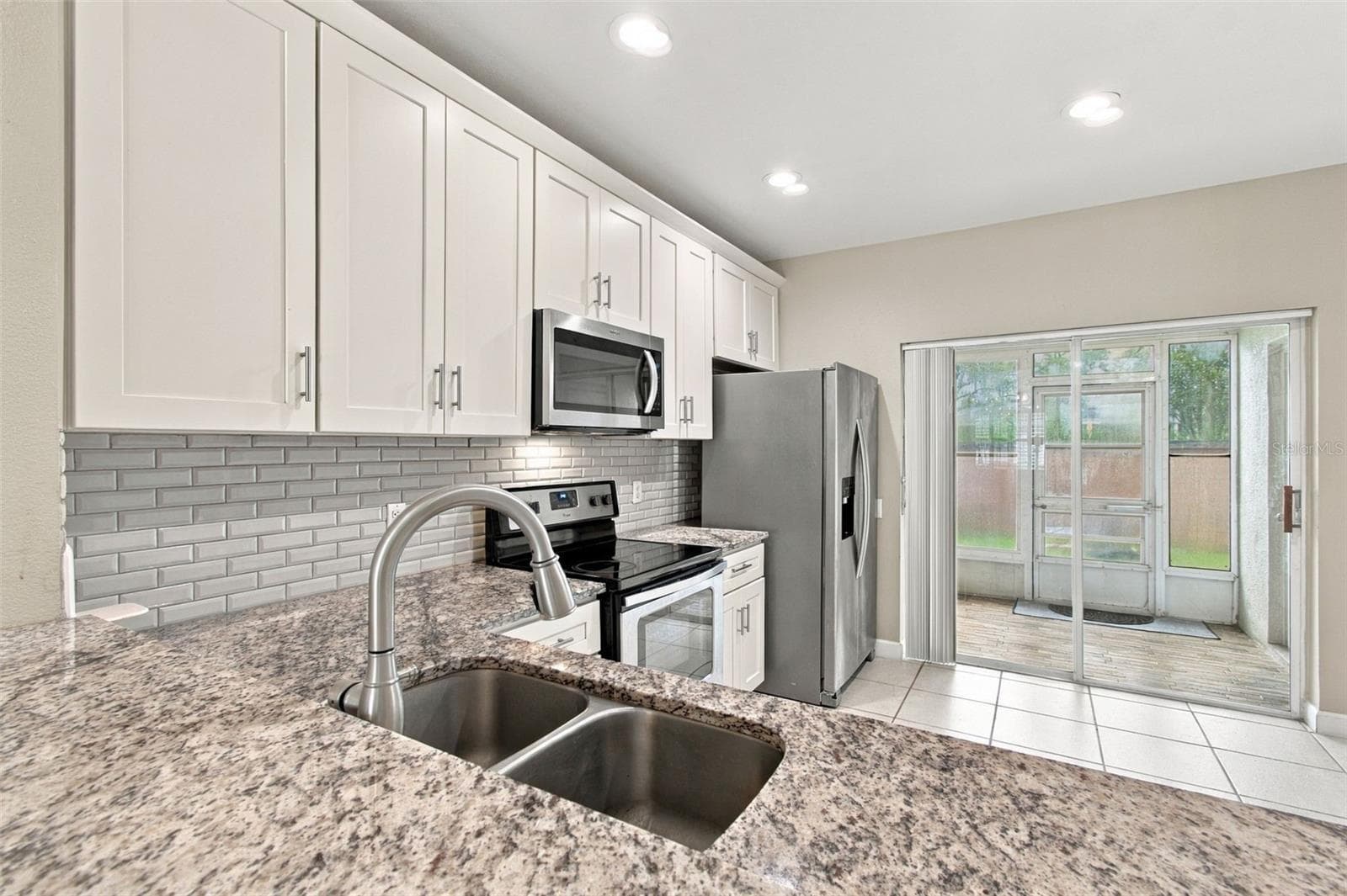 Townhouse at 12442 BERKELEY SQUARE DR, TAMPA, photo 7 of 20