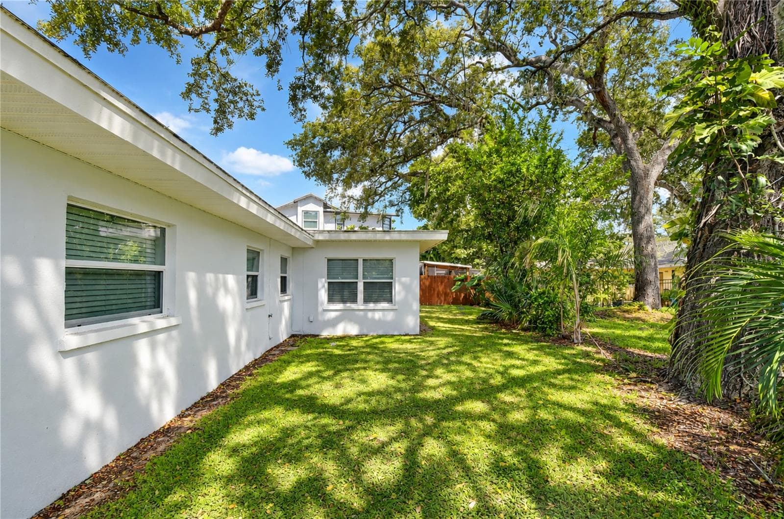Single Family Residence at 200 LAGOON DR, PALM HARBOR, photo 16 of 73