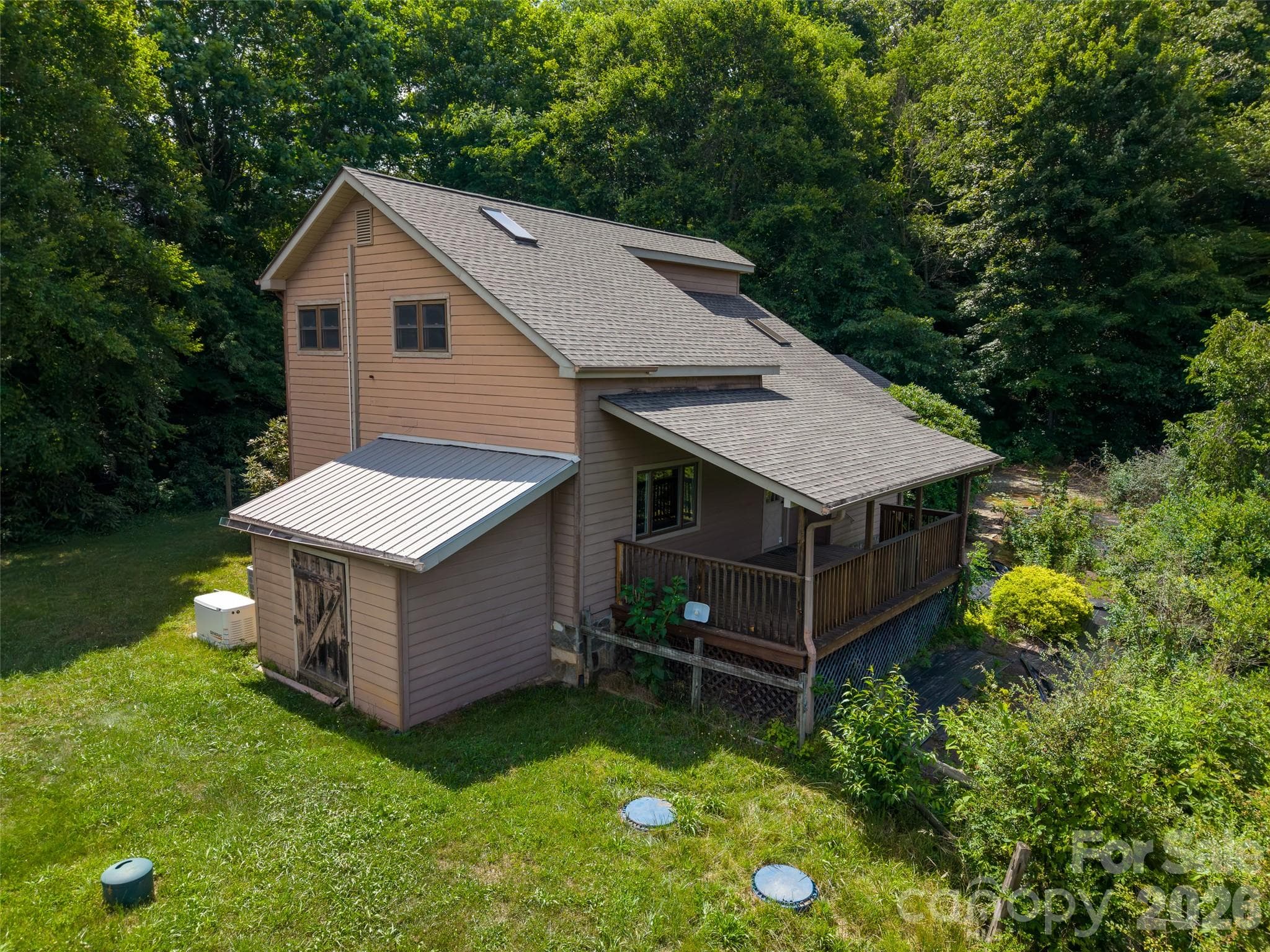 3rd house on Cansadie Top with barn. 2bed/ 2 bath - 316 Stevenson Cove Road, Waynesville